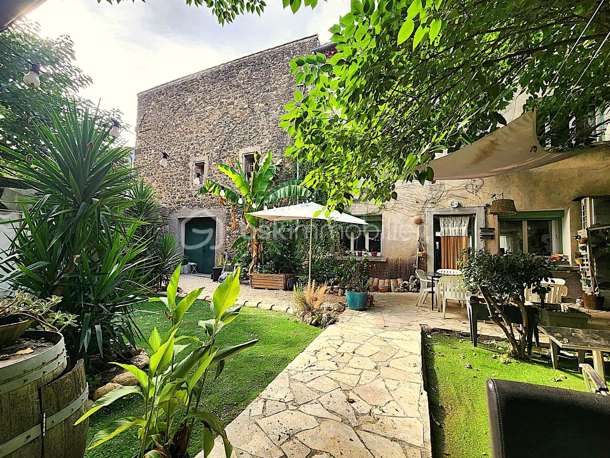Maison de 246 m² - e270c151-d4bd-44f8-89f4-48c561503246.jpg