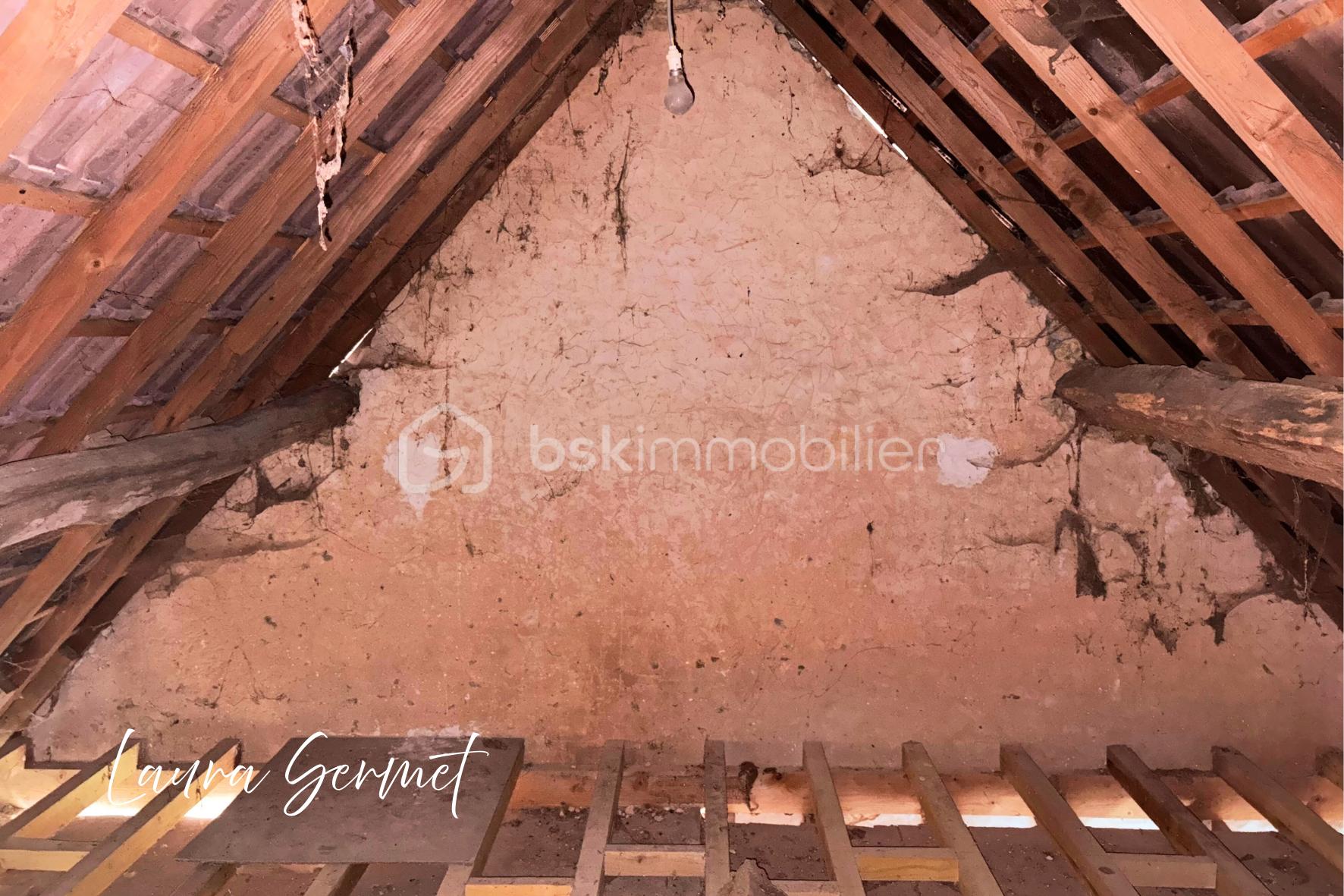 Maison ancienne de 100 m² - 1000000650.png