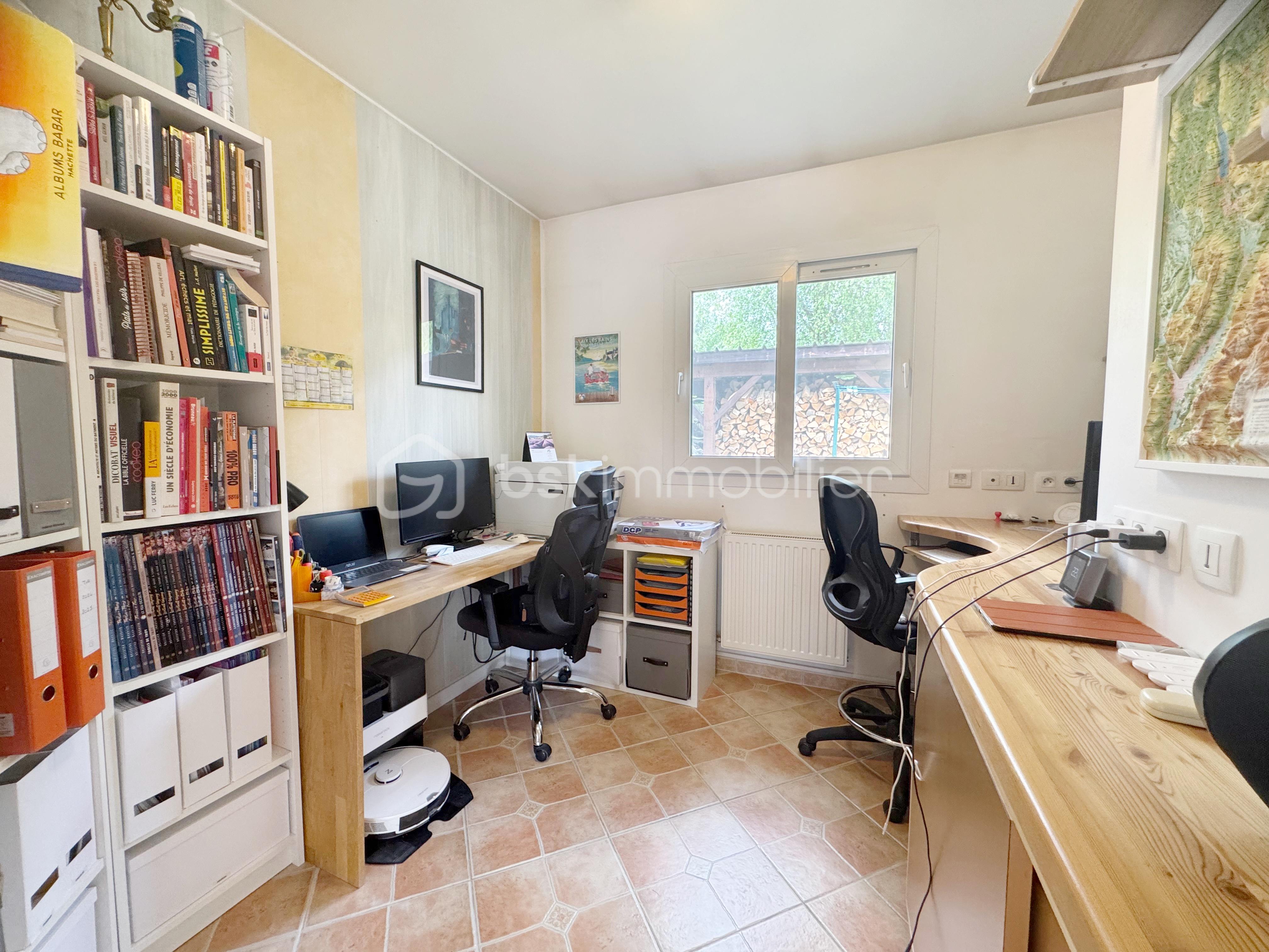 BUREAU.jpeg
