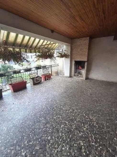 Maison de village de 250 m² - FB_IMG_1739721444417~2.jpg