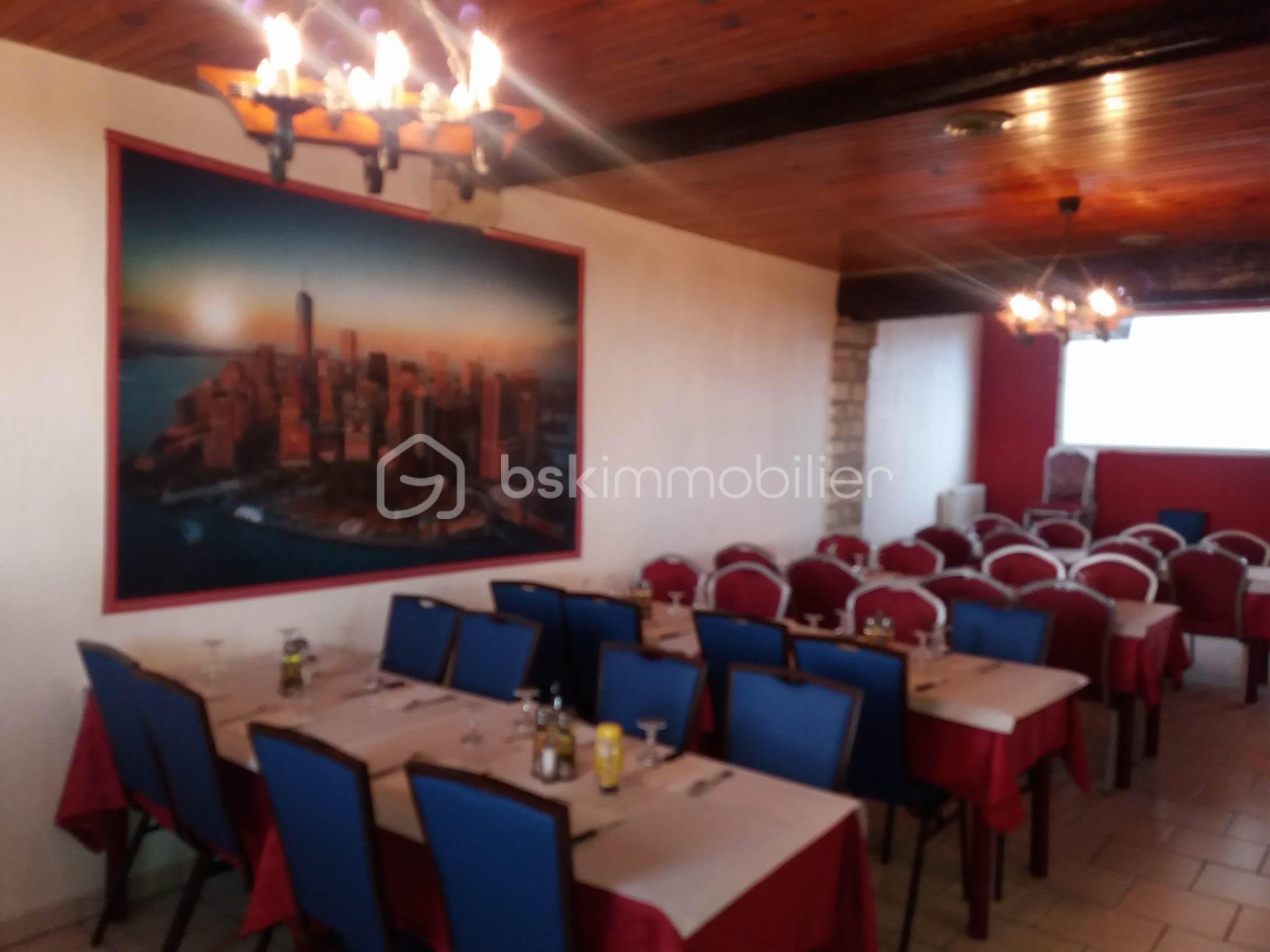 Local d activites de 987 m² - 725e6b38-7ca7-4350-b12b-cd3f764f4e02.jpeg