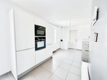 Maison de 140 m² - F4pgG9MLPCPfqnfCqYsMoa3WSF5yliGMfdD0nplr-thumb-lg.jpg