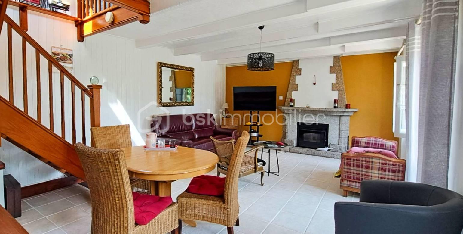 Maison en pierre de 68 m² - salon séjour.jpg