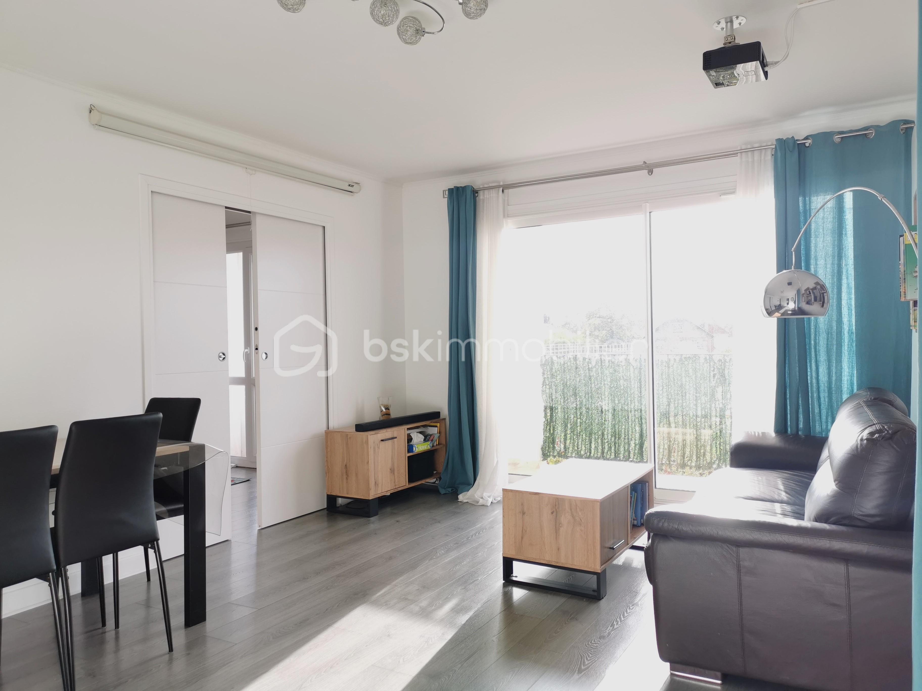 Appartement de 89,50 m² - 4-SEJOUR 3 PORTES SEMI FERMEES.jpg