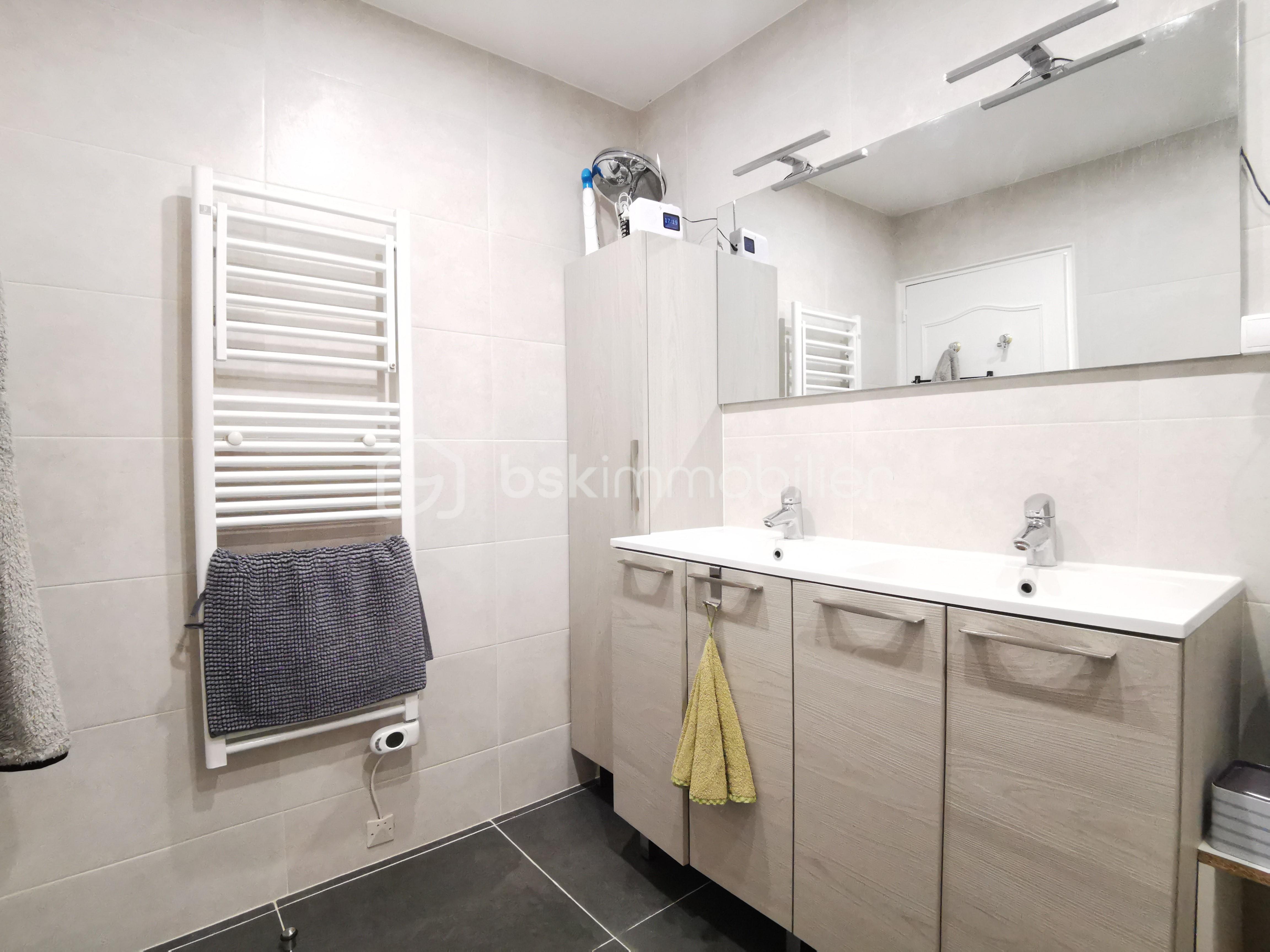 Appartement de 89,50 m² - 13-SDB 1.jpg