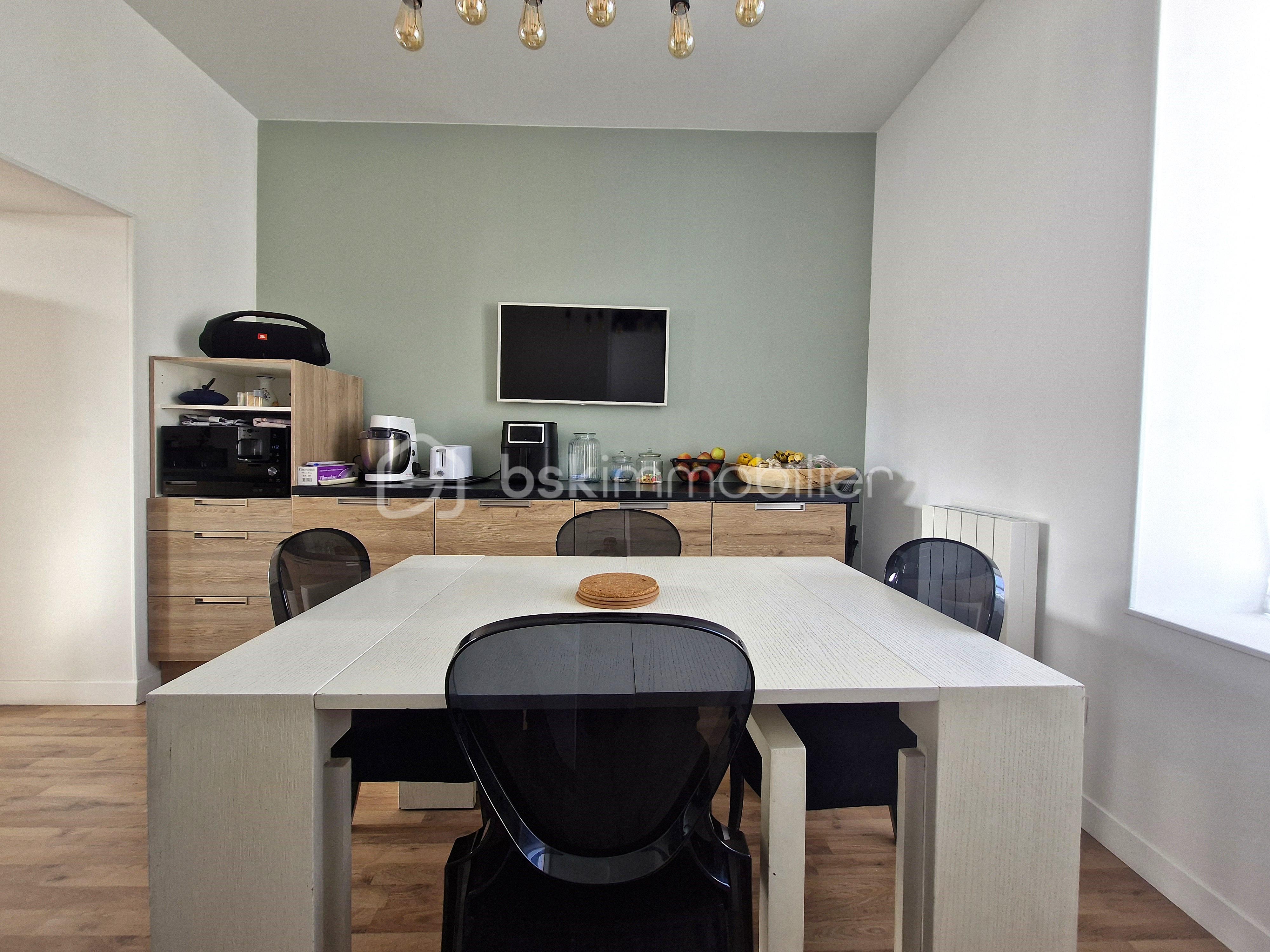 Immeuble mixte de 303 m² - repas.jpg
