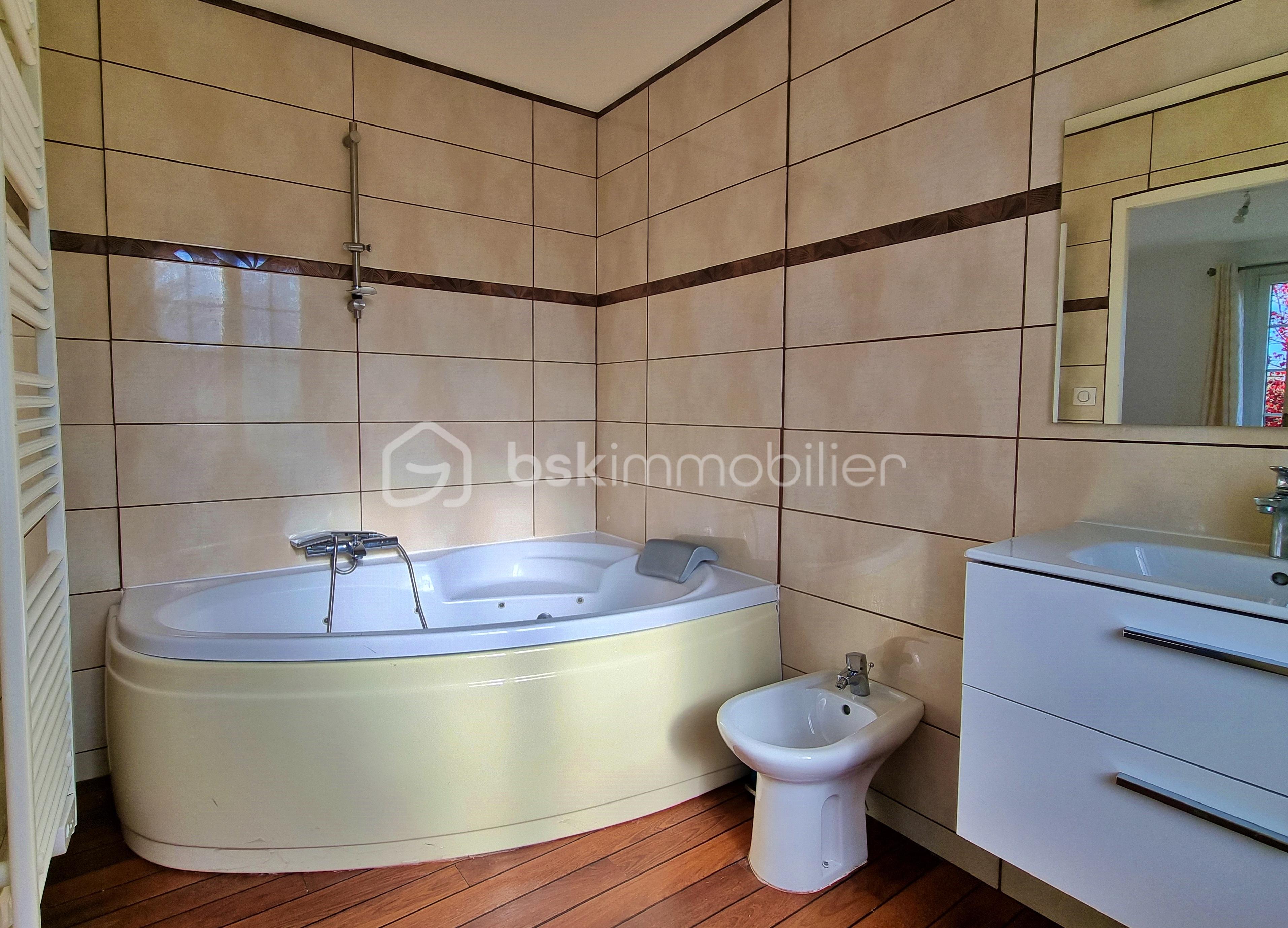 Demeure de 258 m² - l salle de bain 1.jpg