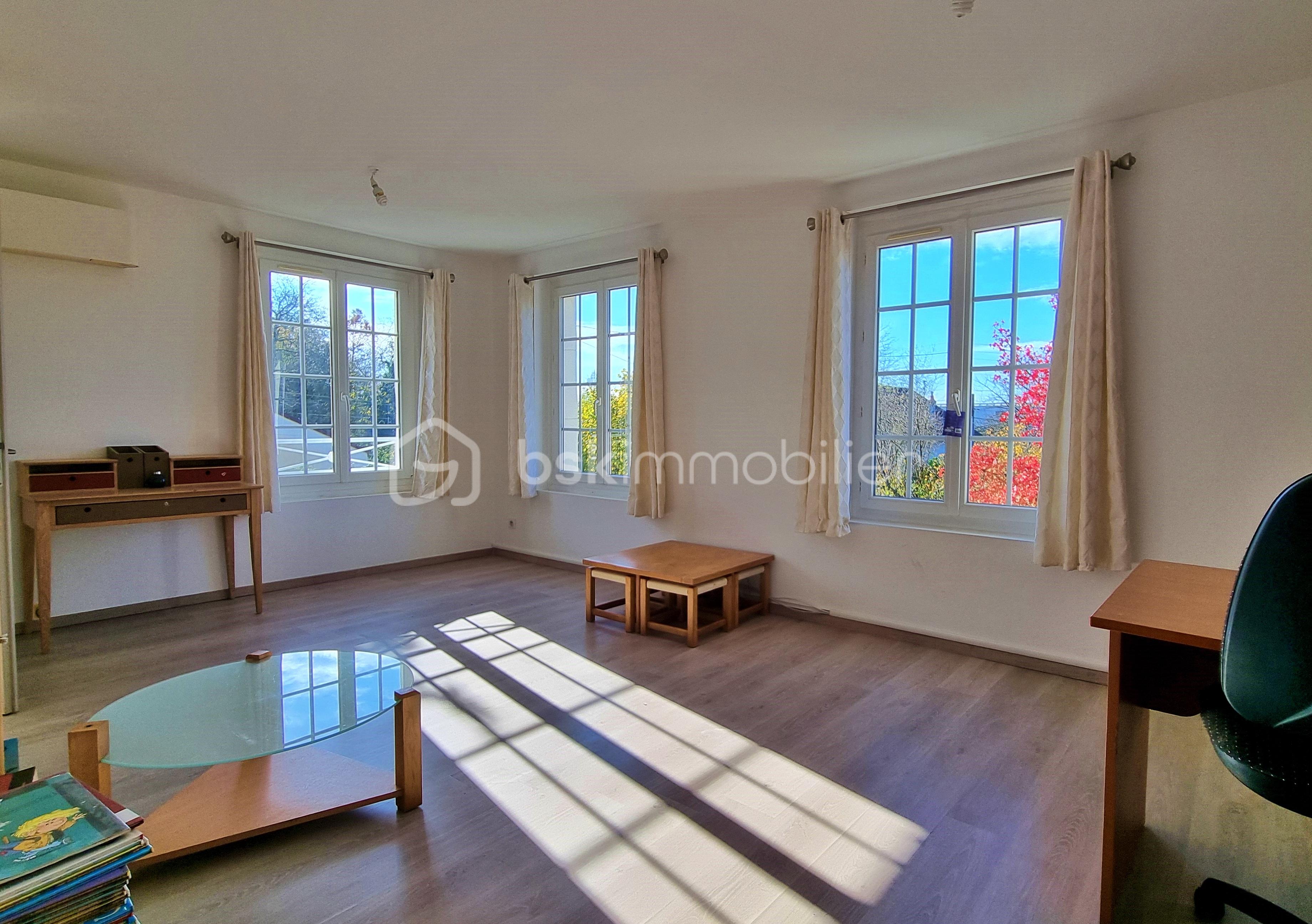 Demeure de 258 m² - k salle de jeu  chambre.jpg