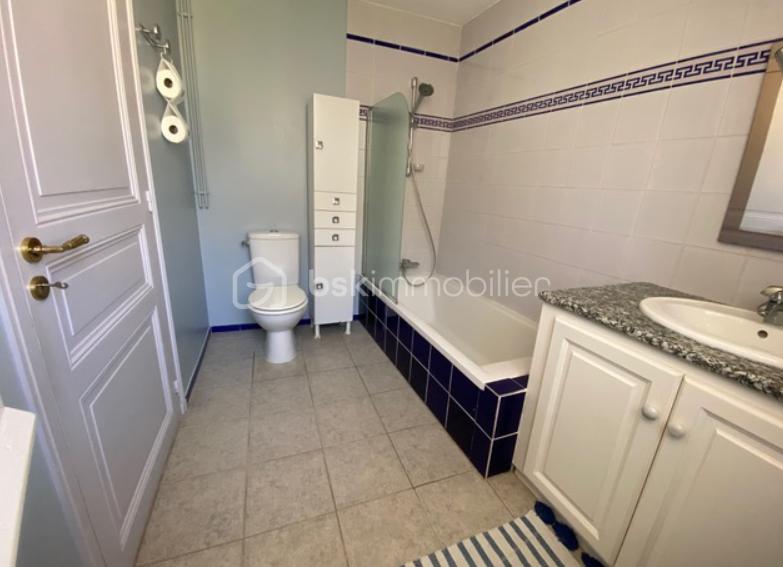 salle deau en bas.png