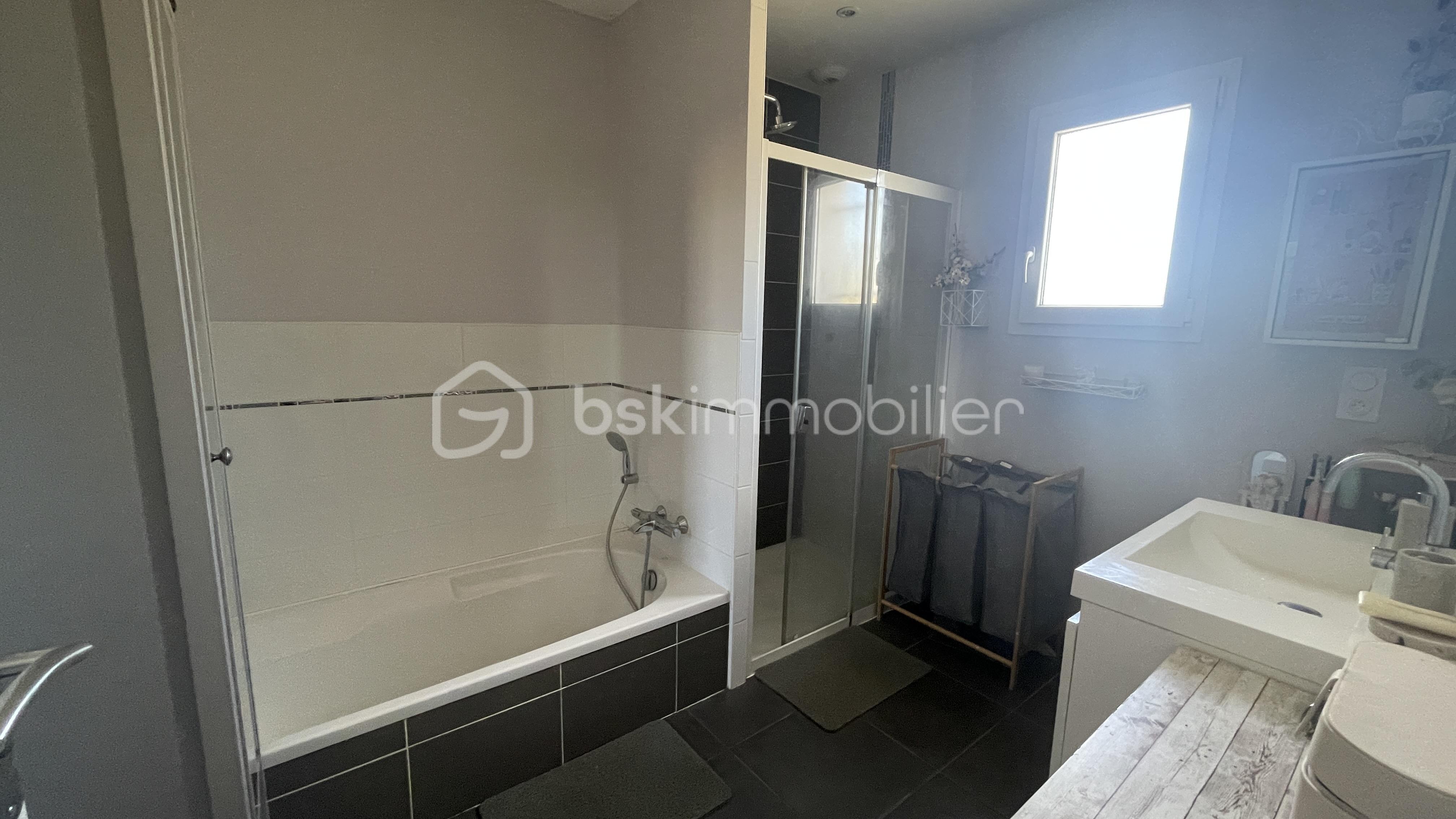 Maison de 140 m² - FEF50C10-21E3-4FD0-BBAD-00B5027D592C_1_201_a.jpeg