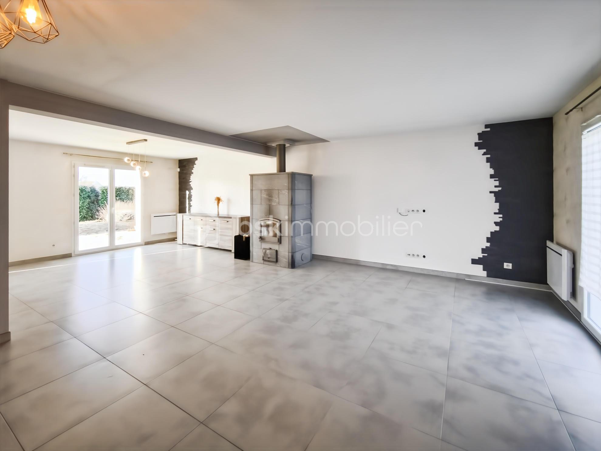 Maison traditionnelle de 152,22 m² - salon.jpg