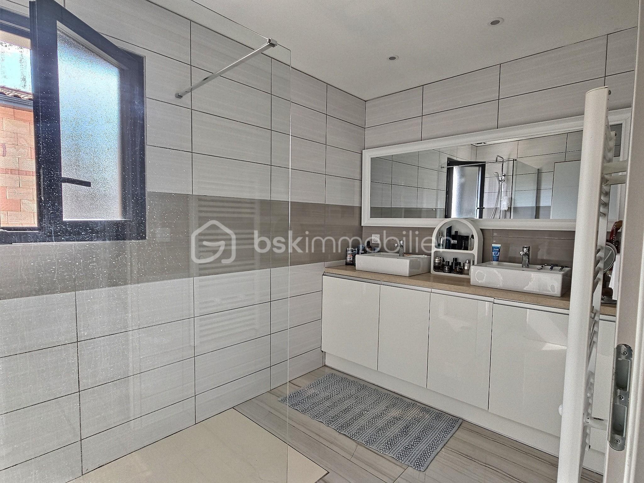 Maison contemporaine de 113 m² - exposio_132878954.jpg