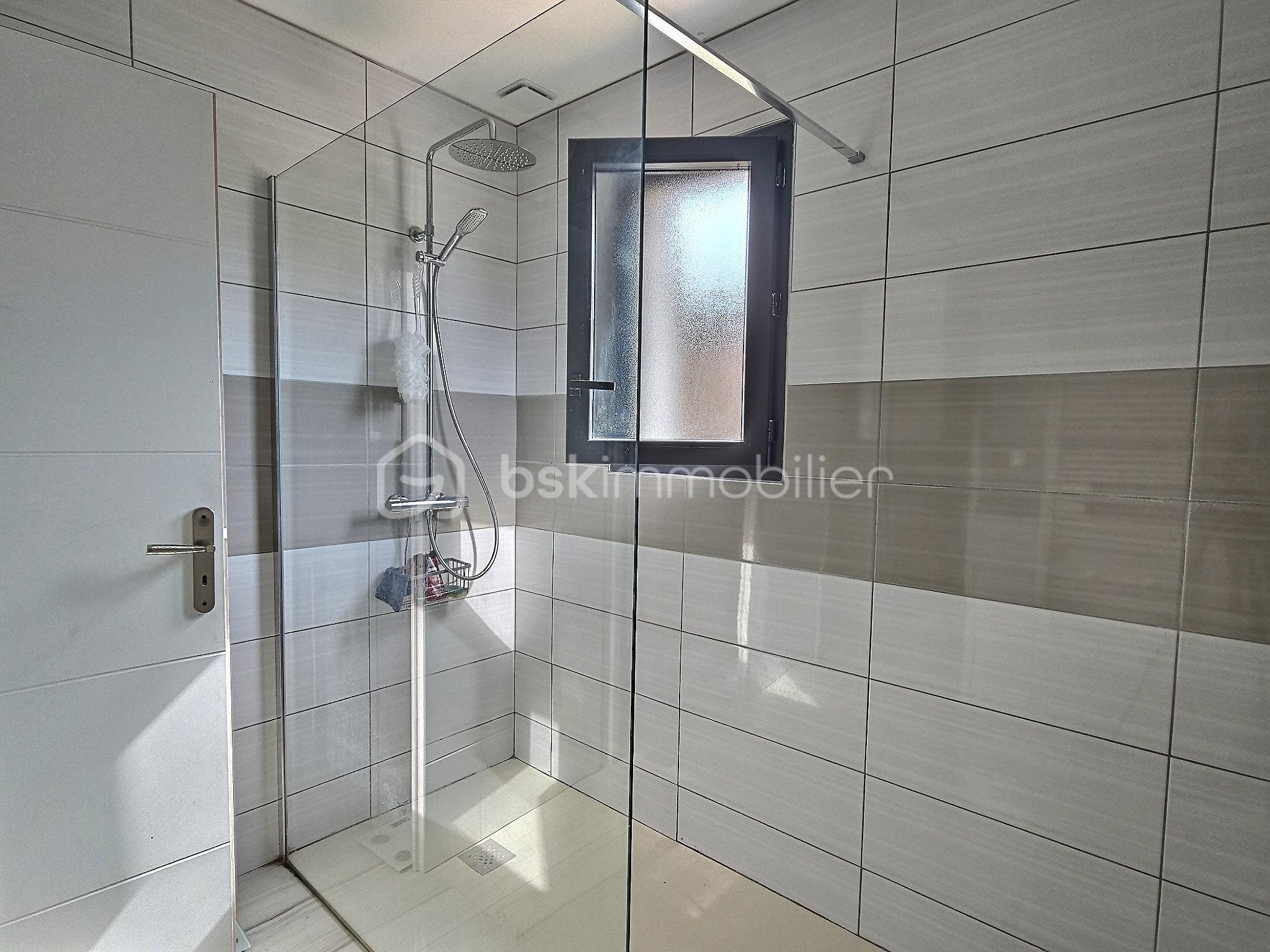 Maison contemporaine de 113 m² - exposio_132878955.jpg