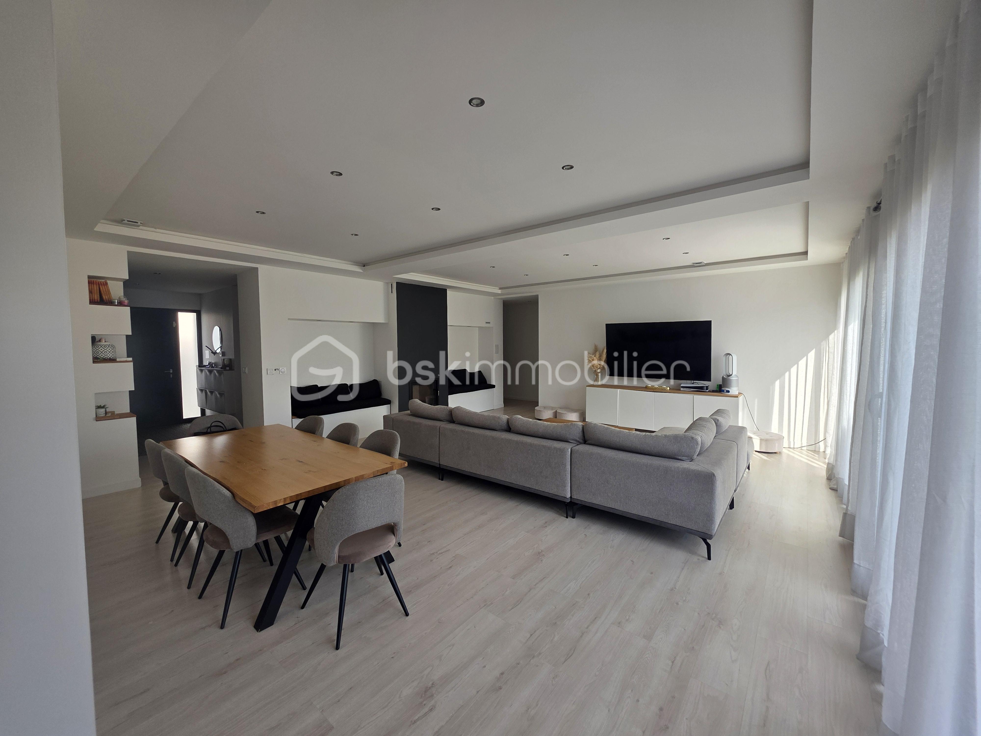 Maison contemporaine de 240 m² - 20251001_160729.jpg
