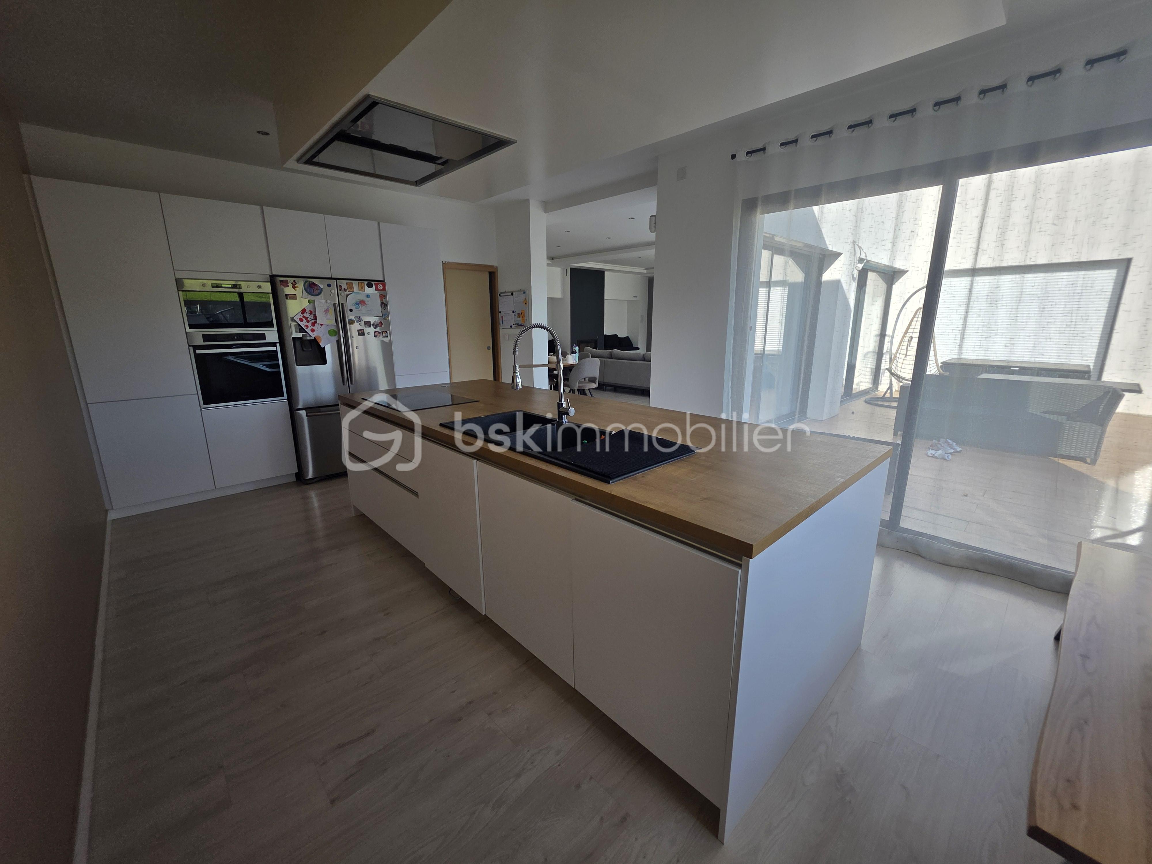 Maison contemporaine de 240 m² - 20251001_161145.jpg