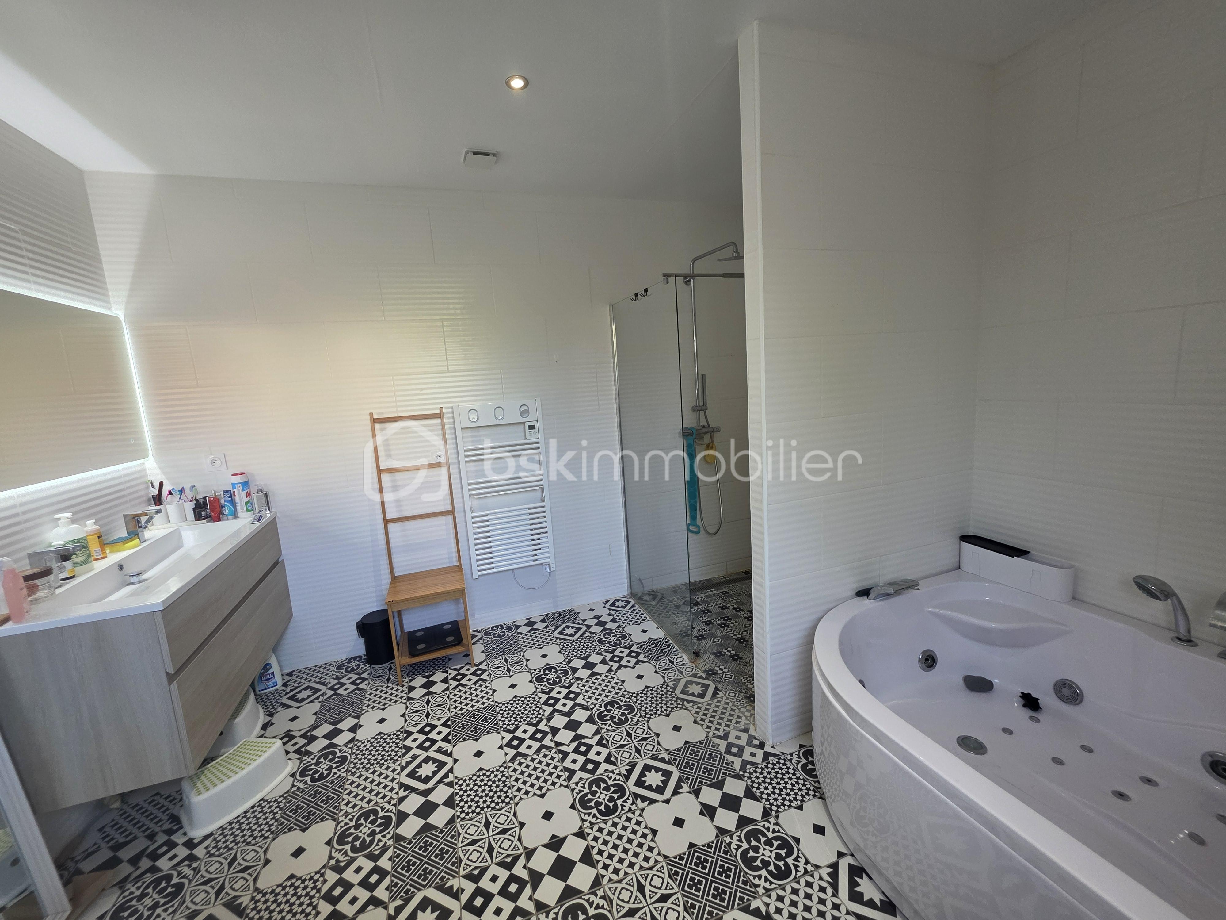 Maison contemporaine de 240 m² - 20251001_162251.jpg
