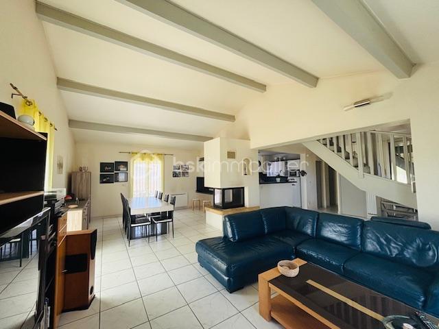 Maison de 145 m² - 2SM4e5DgvCic1XzueC2SMOxB00P5aGW4agGepA7l.jpg