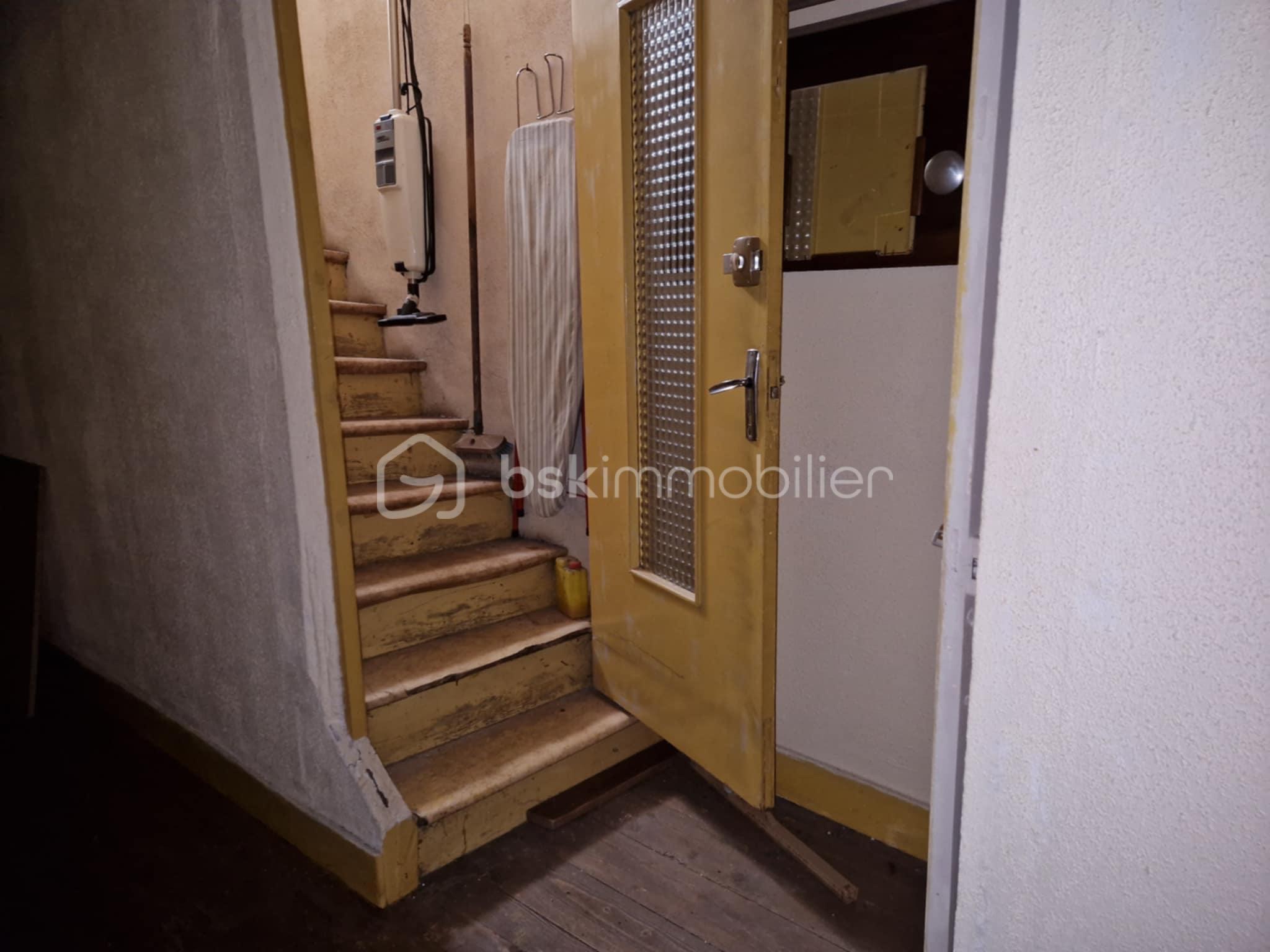 Immeuble mixte de 120 m² - 796d471e-88be-46ff-962d-35e8e4684acf.jpg