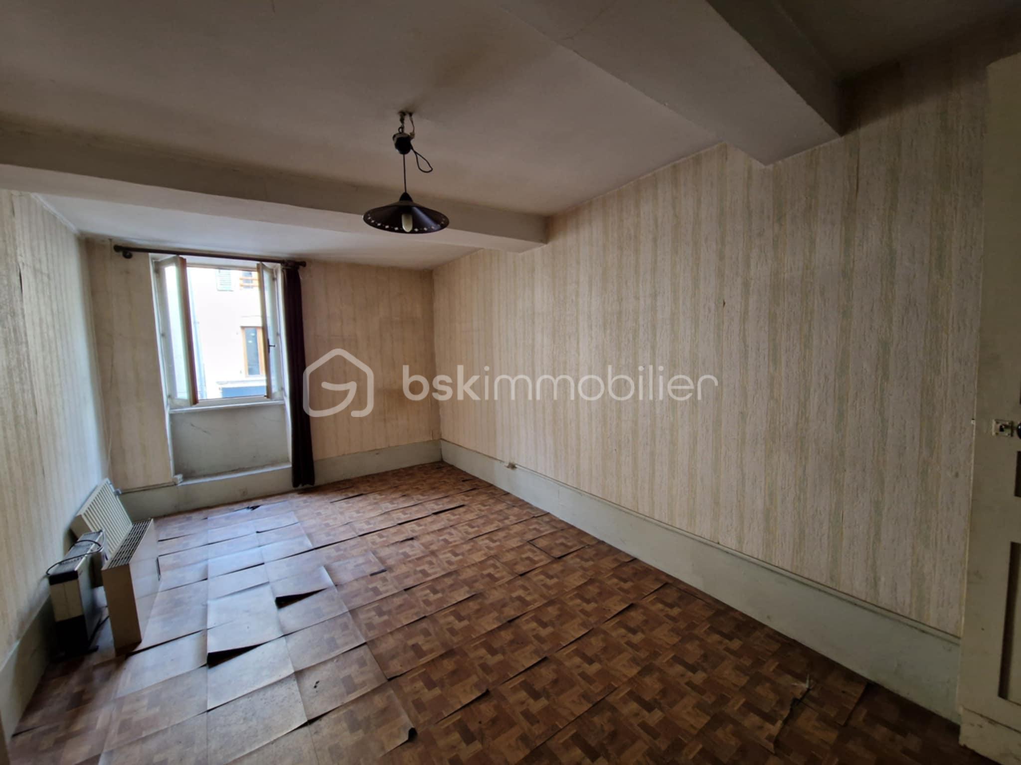 Immeuble mixte de 120 m² - 1c549d79-6a5a-465e-bb4a-18eed9f71221.jpg