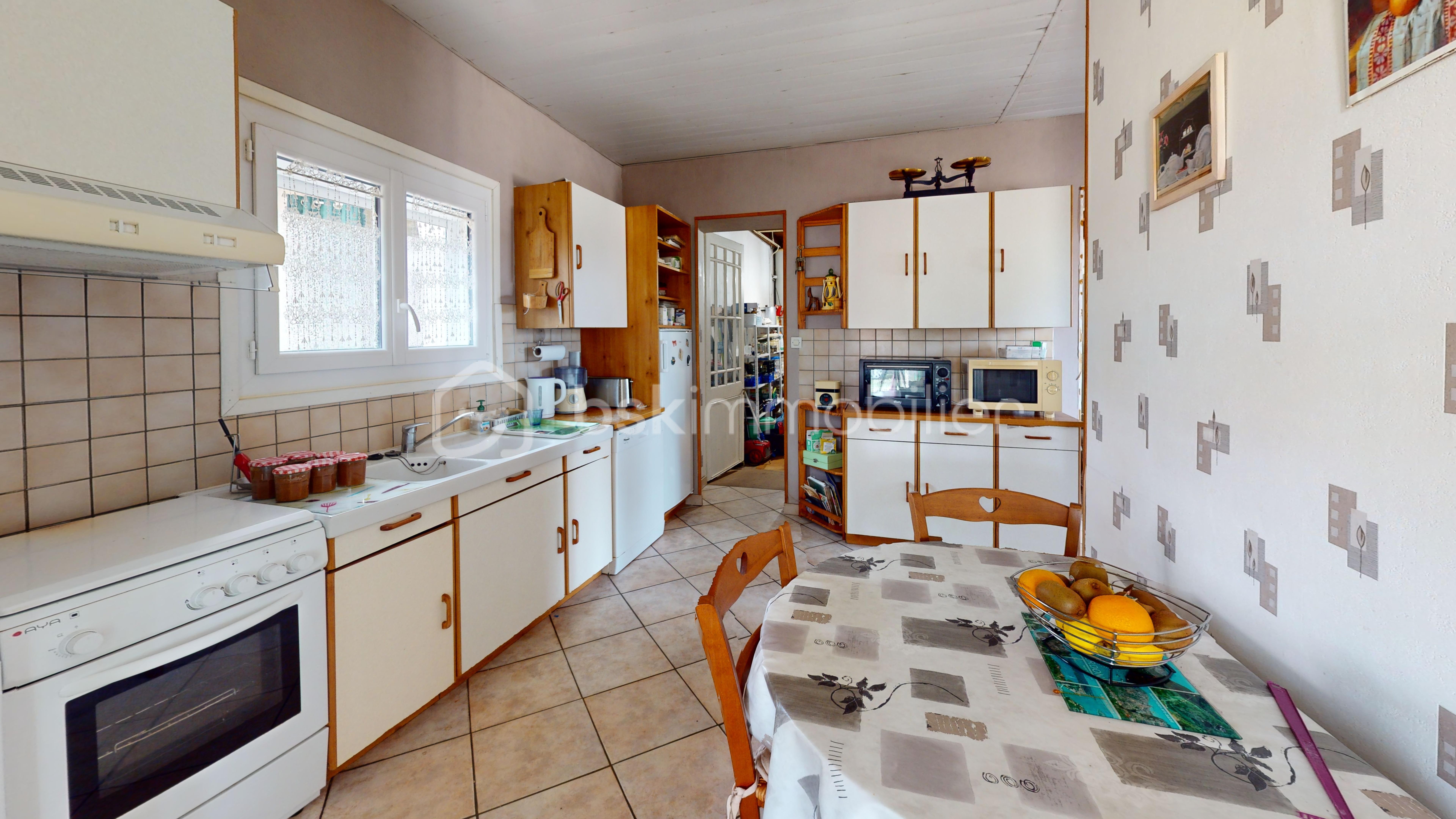 Leoville-Kitchen.jpg