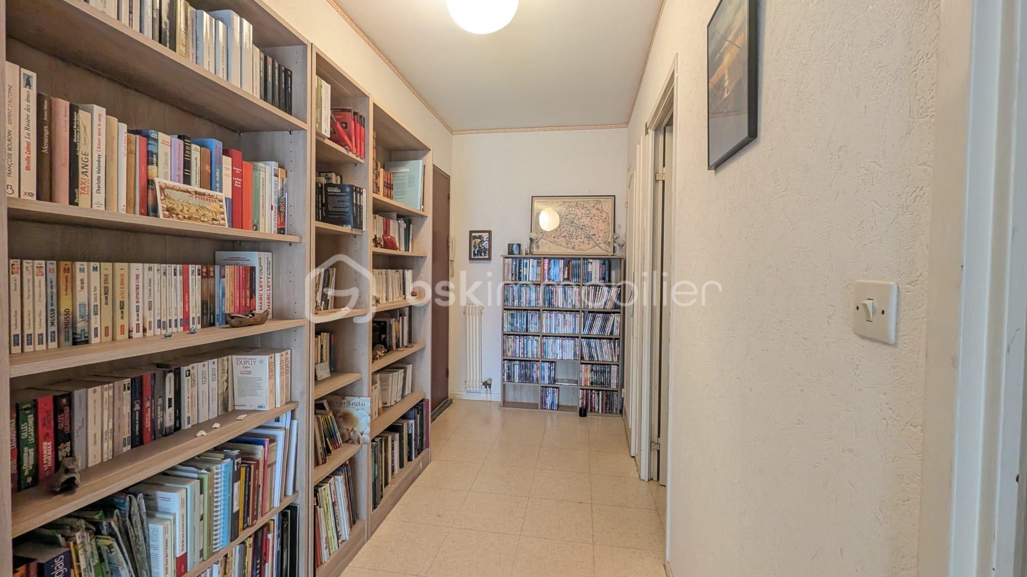 Entrée appartement pau achat immobilier au calme.jpeg