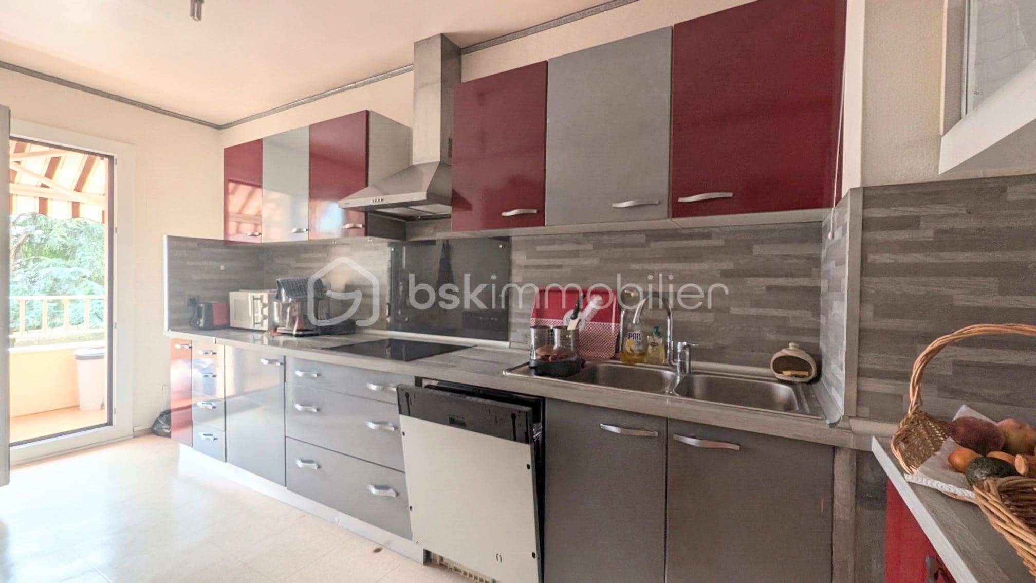 Cuisine avec balcon appartement pau achat immobilier au calme.jpeg