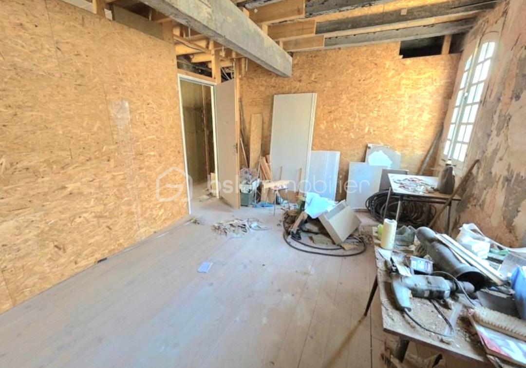 Maison de village de 96 m² - grande chambre avant bonnac.jpg