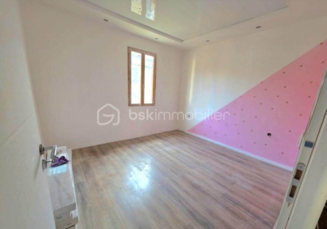 Maison de village de 96 m² - chambre rose avant bonnac.jpg