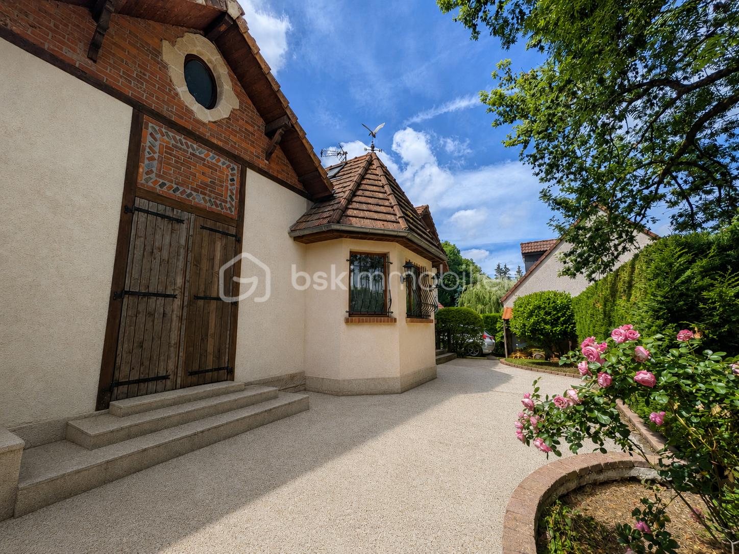 maison ancuen ext .png