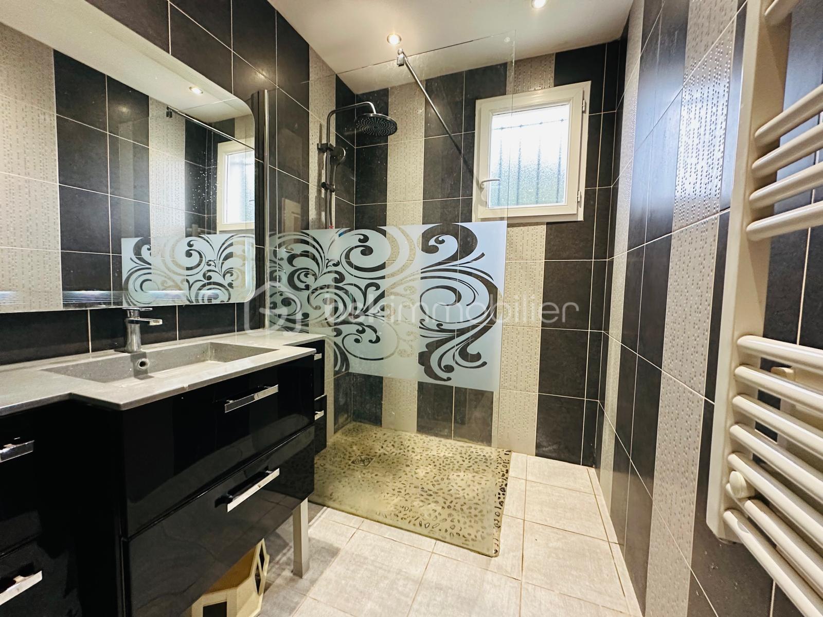 Maison de 94 m² - autruy sdb.jpeg