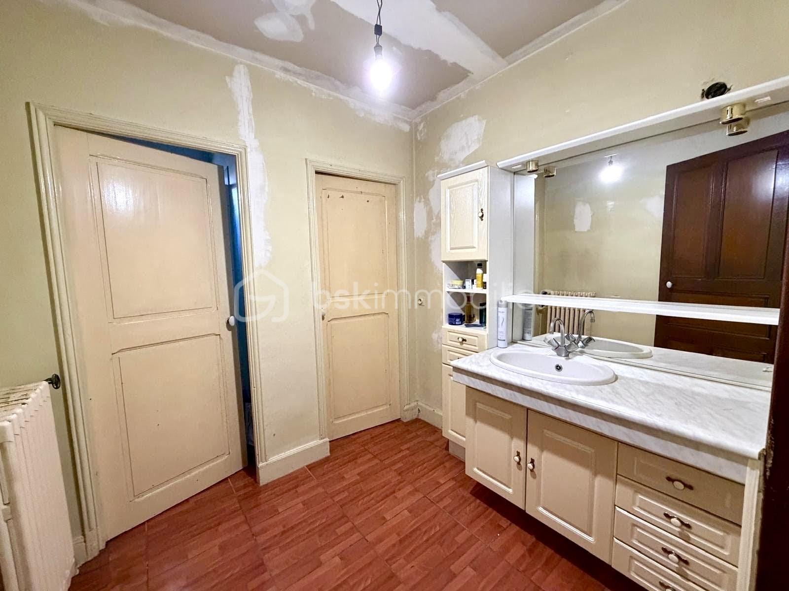 Immeuble mixte de 287 m² - 5d436ce5-19cb-46b2-877f-70c6379680ef.jpg