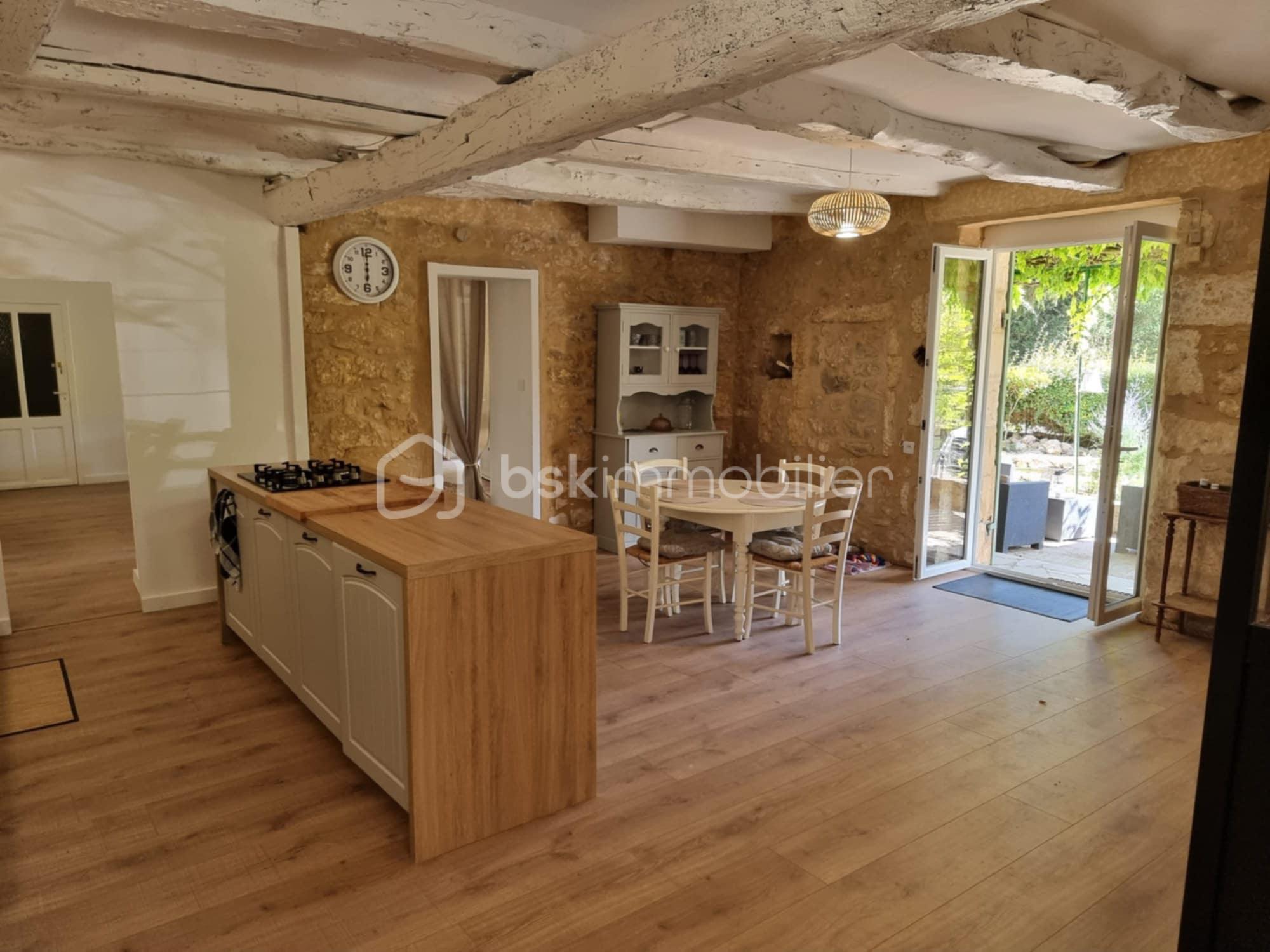 Maison en pierre de 129 m² - d8e9c168-a268-4d49-a417-af4ae4e28fd6.jpg