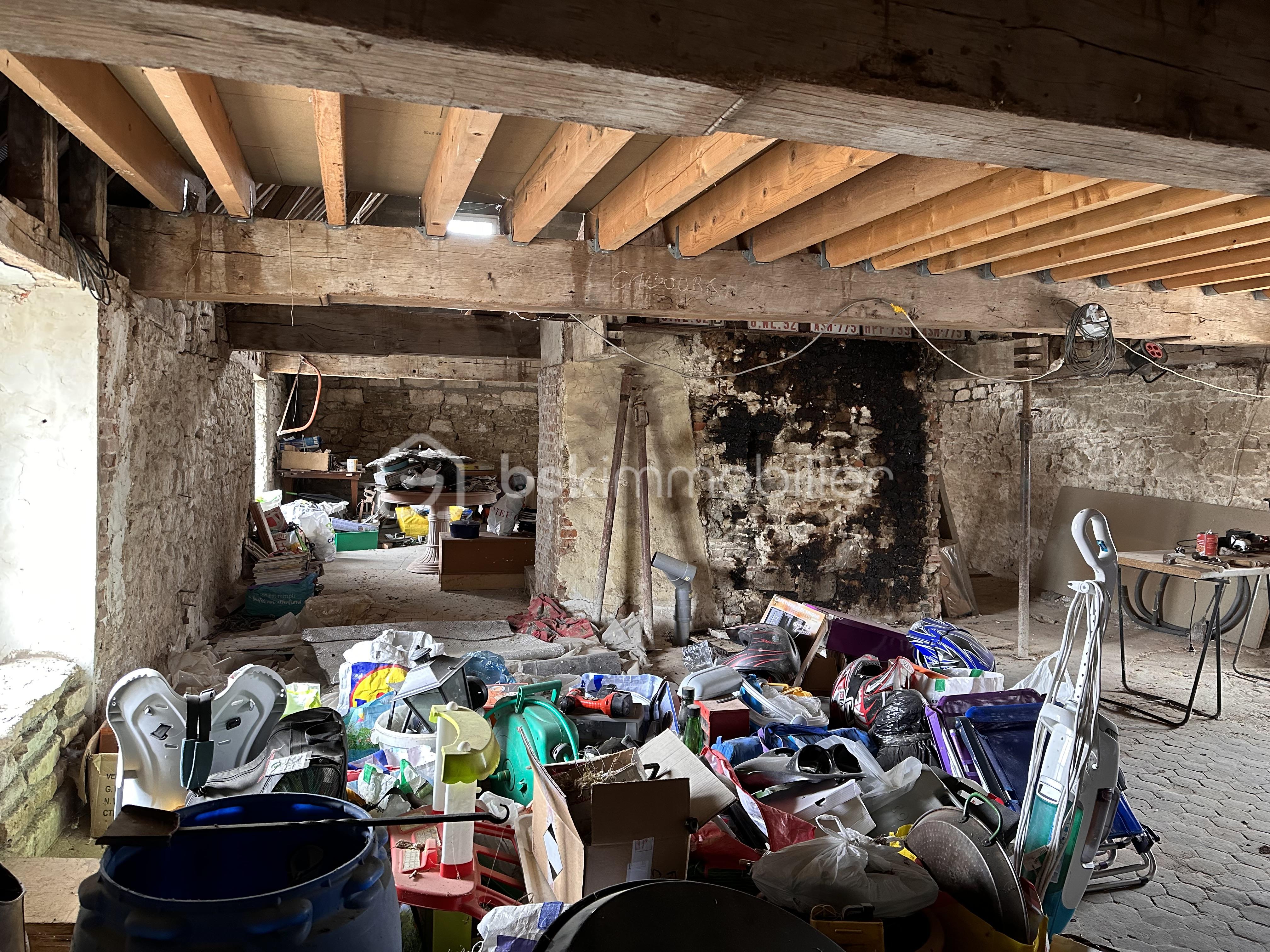 Maison de village de 77 m² - Grenier niveau 1 depuis coté rue.JPG