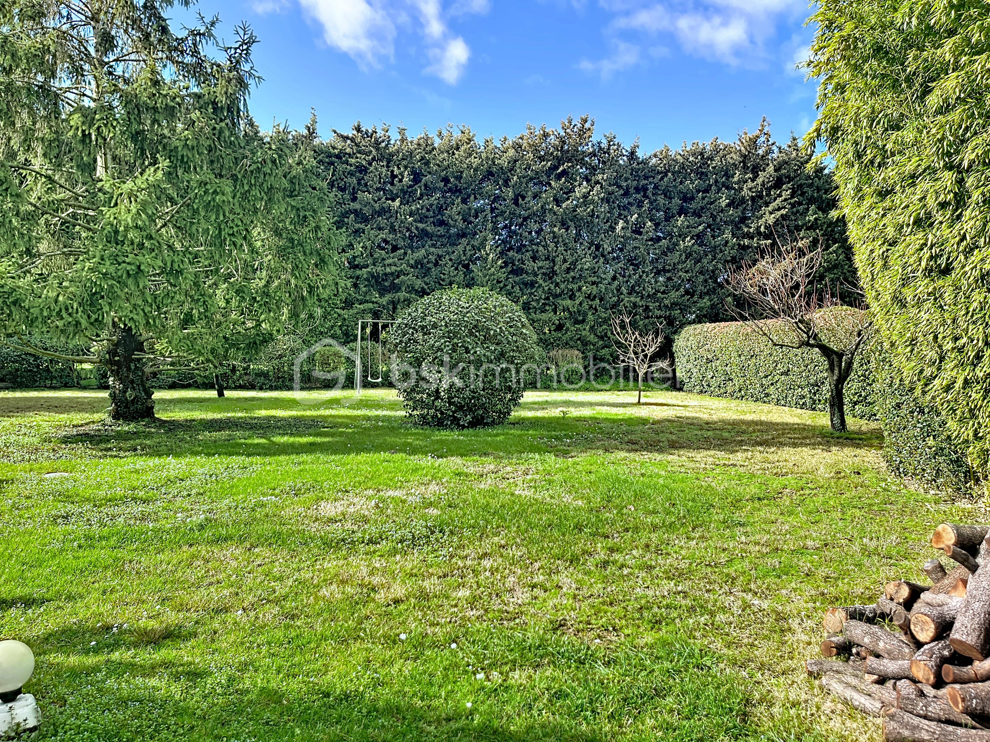 Maison de 180 m² - Jardin %22parc%22.jpg