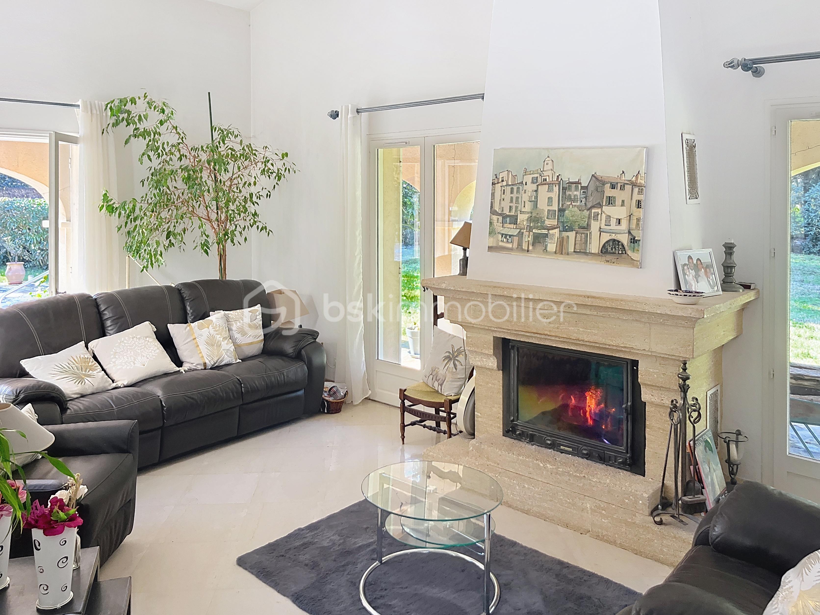 Maison de 180 m² - Cheminée.jpg