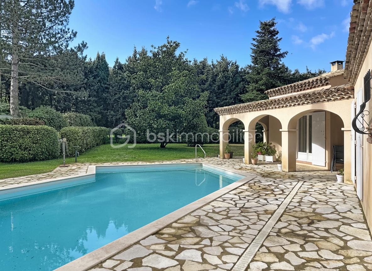 Maison de 180 m² - generated_2026-02-12T16_30_47.451.jpg