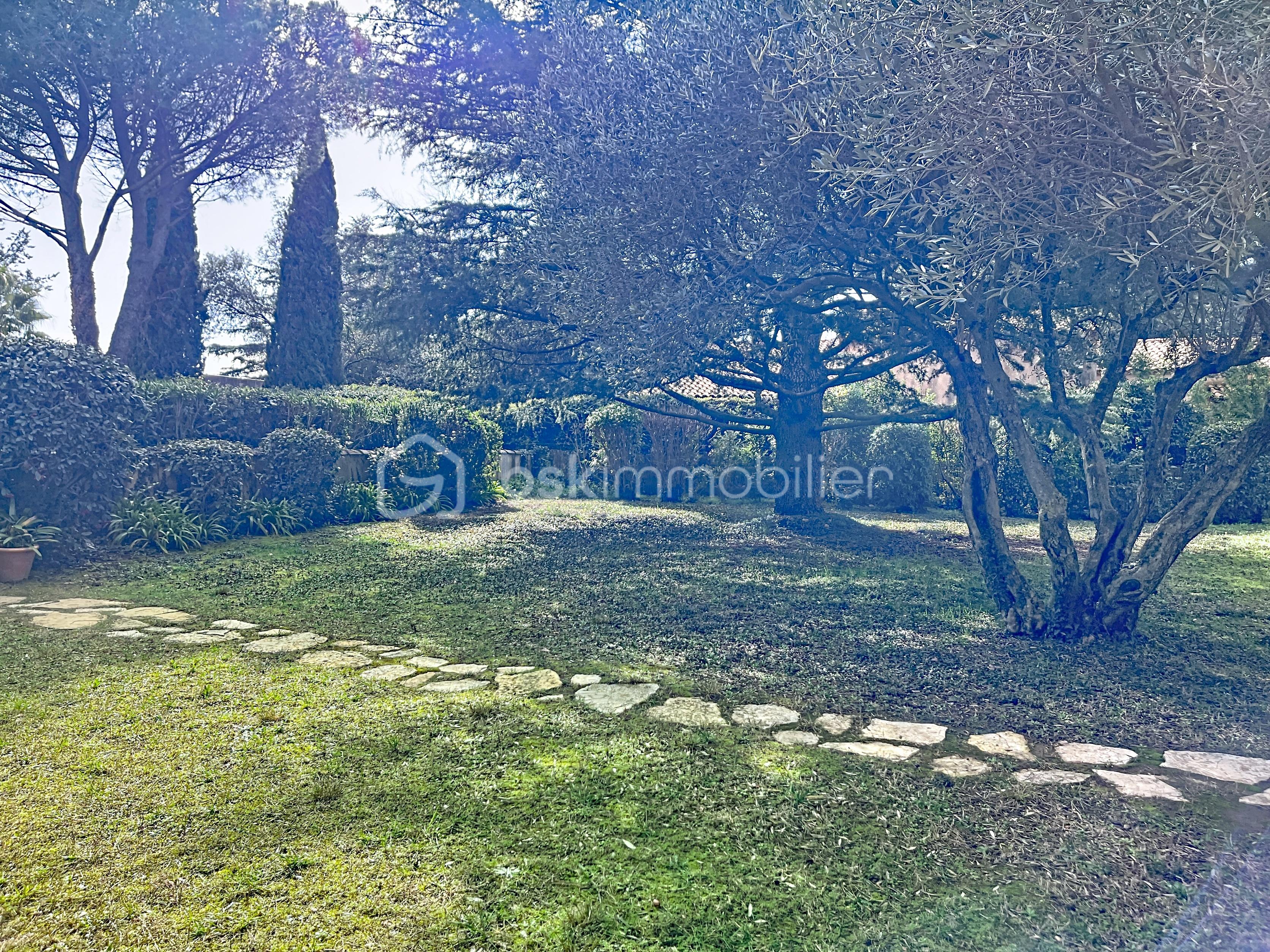 Maison de 180 m² - Jardin portillon.jpg