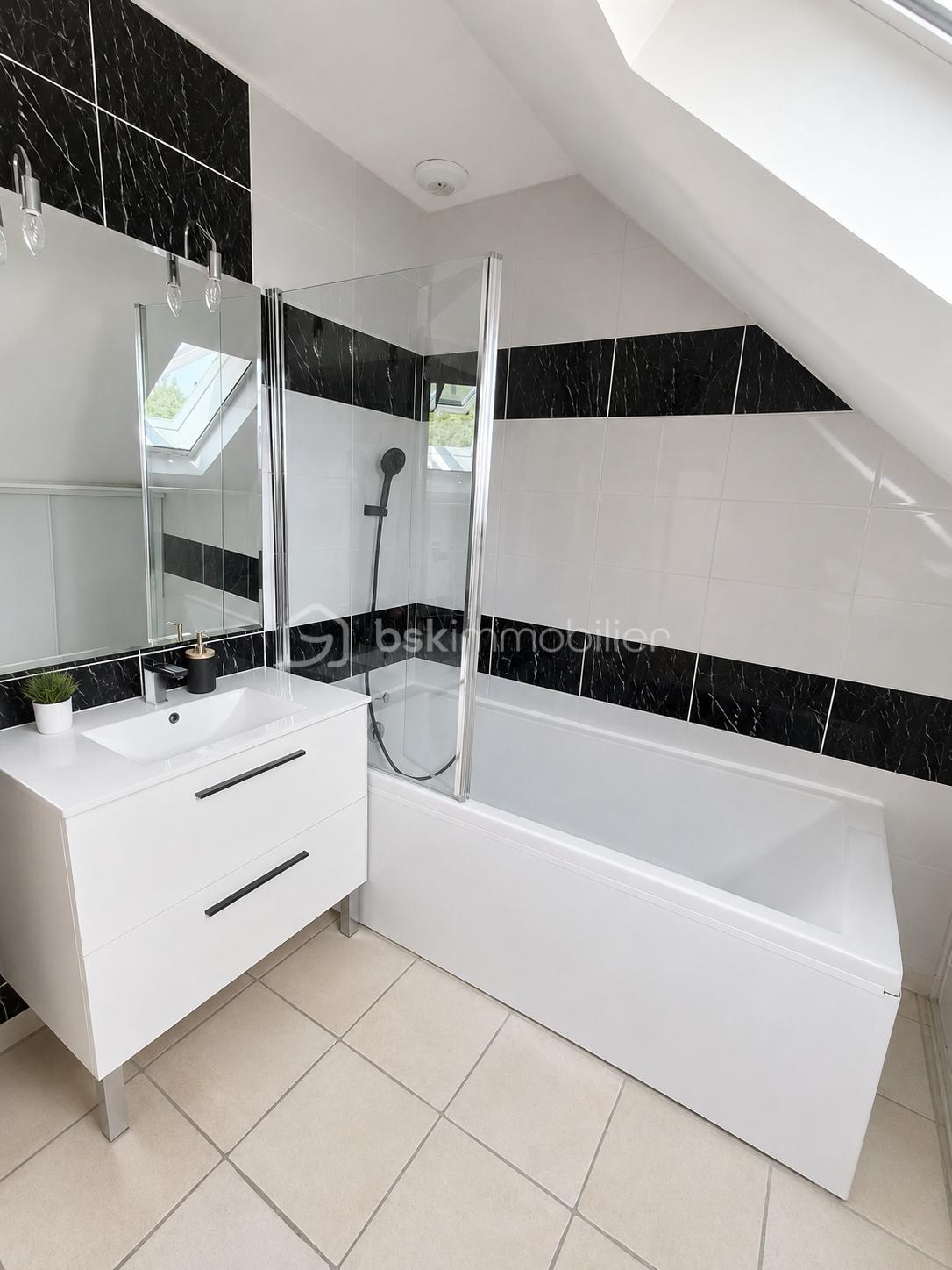 Salle de bain étage.png