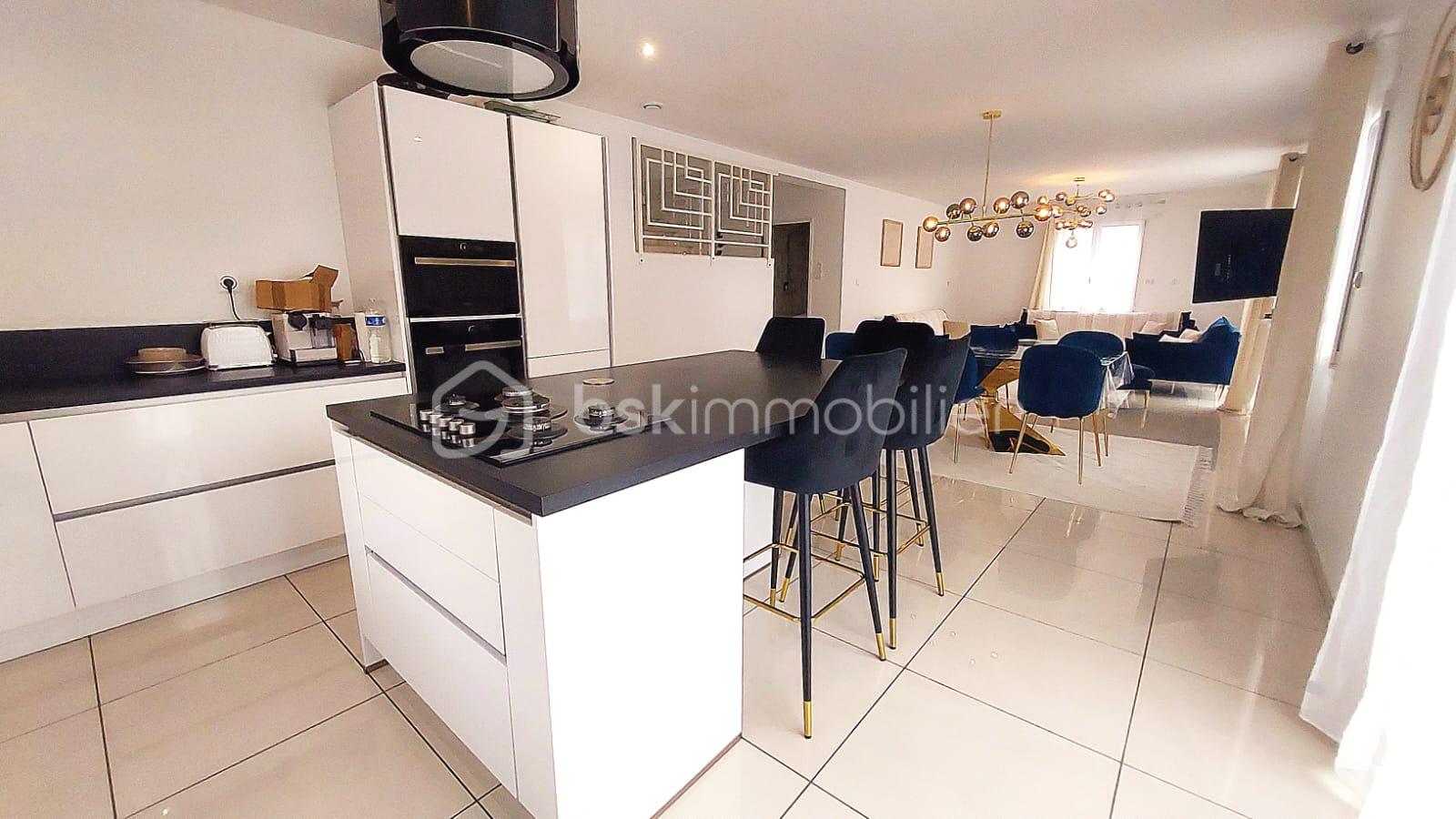 Maison de 219 m² - WhatsApp Image 2025-10-10 at 17.04.01 (1).jpeg