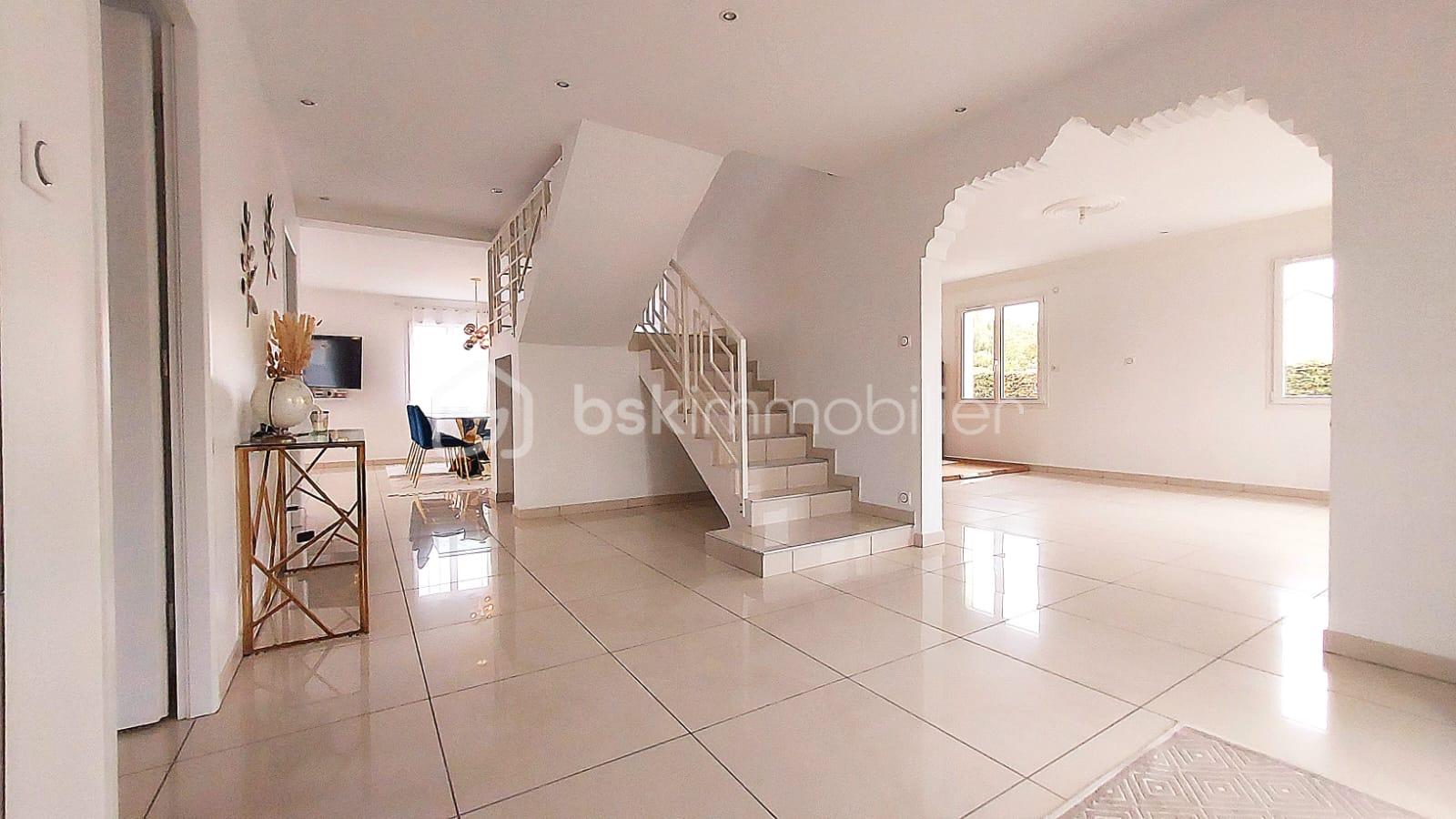 Maison de 219 m² - WhatsApp Image 2025-10-10 at 17.04.02 (1).jpeg