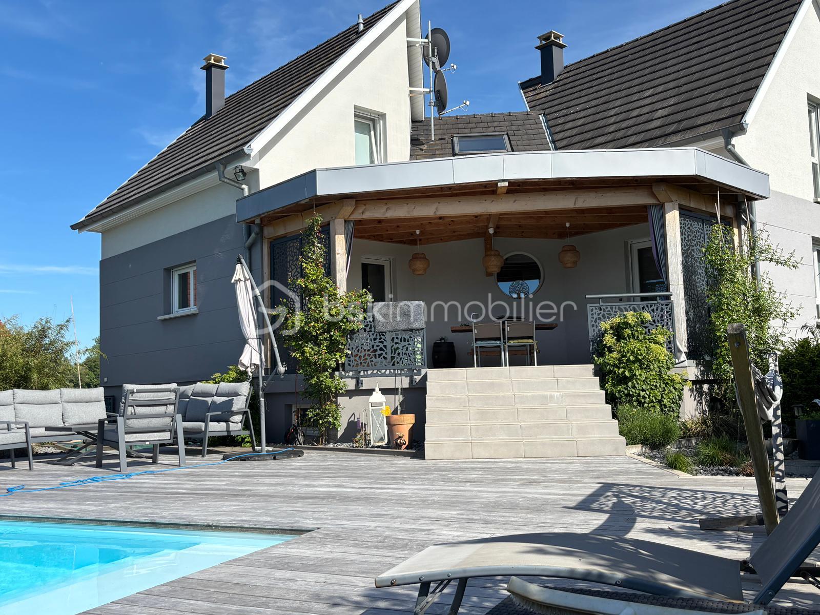 Terrasse derrière soleil.jpg