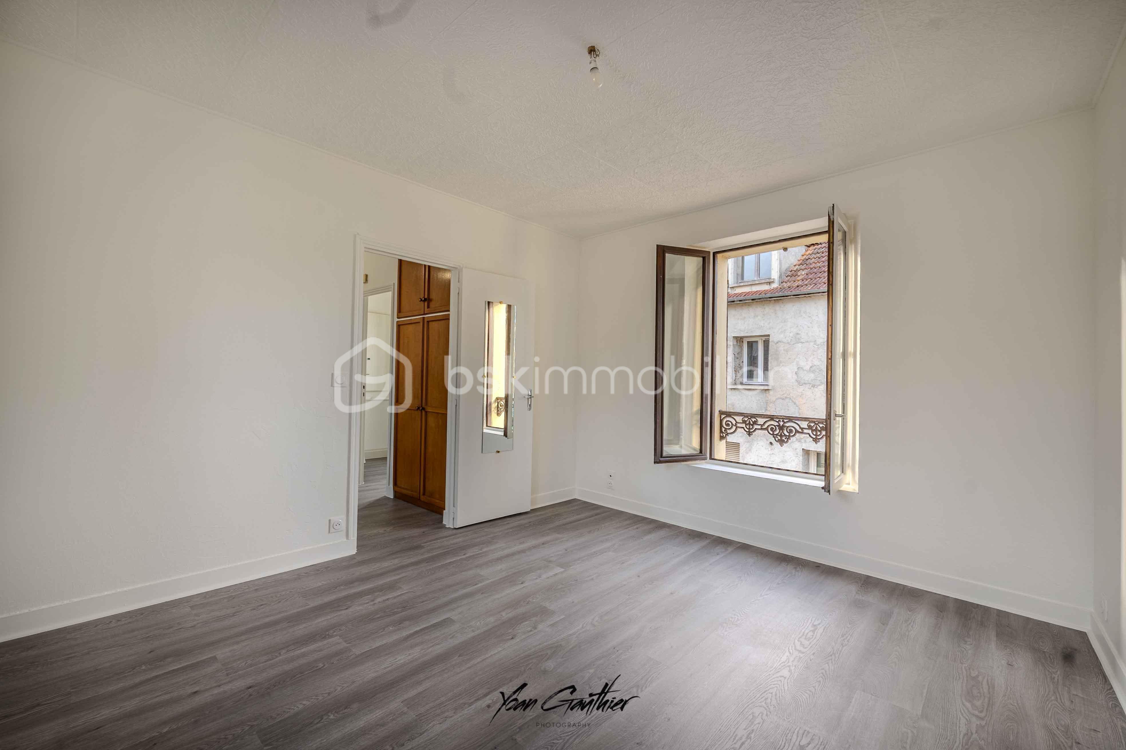Appartement de 26 m² - diot HDR-2.jpg