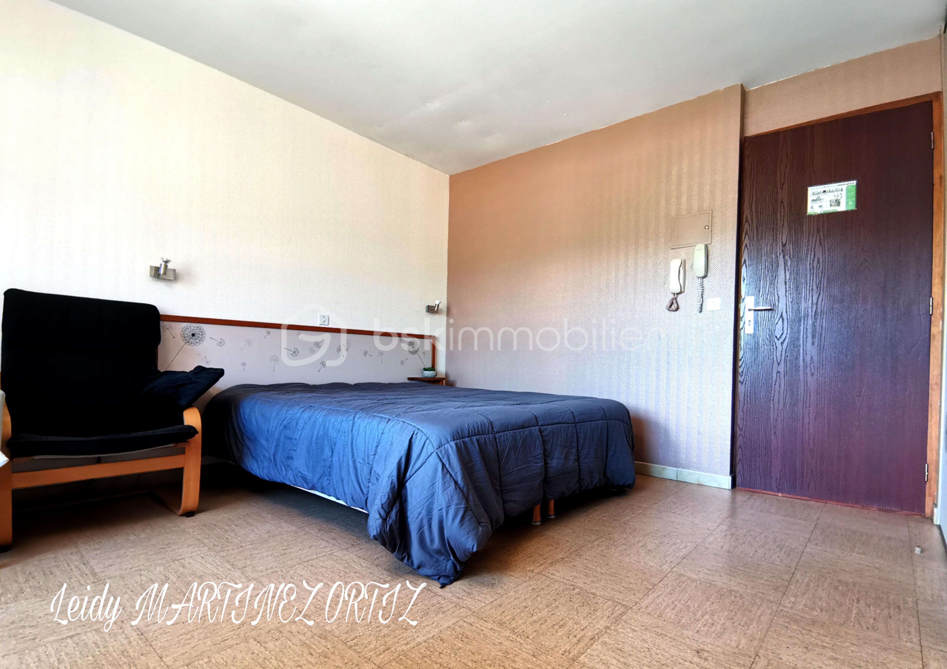 Immeuble de 461 m² - 13895.png