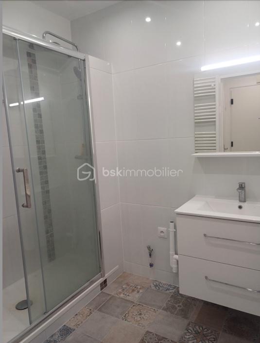 Appartement de 33 m² - Salle d'eau.jpg