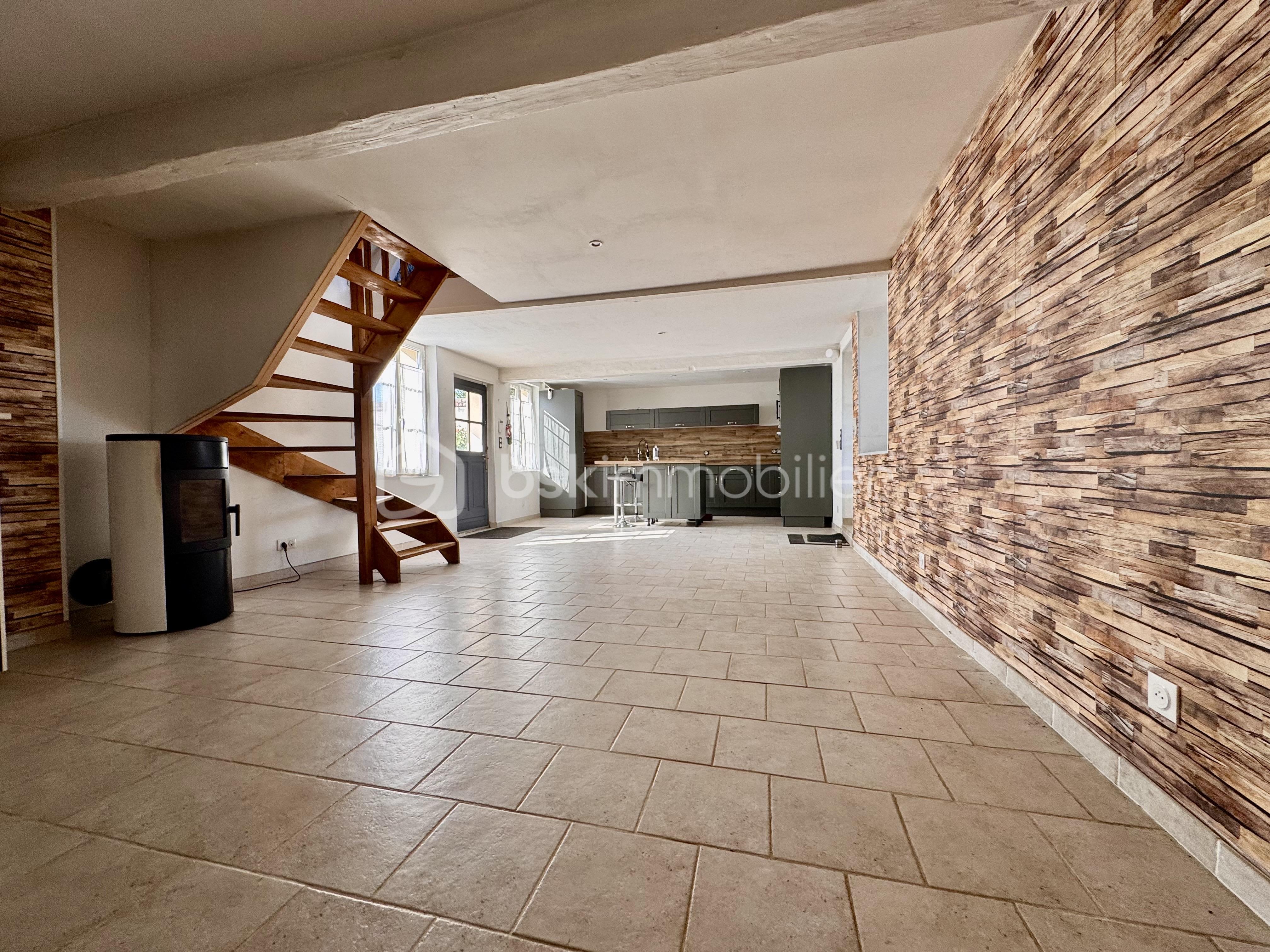 Maison 9 pièces 173 m² · à Estrées-Saint-Denis · 173 m² · 259 000 €