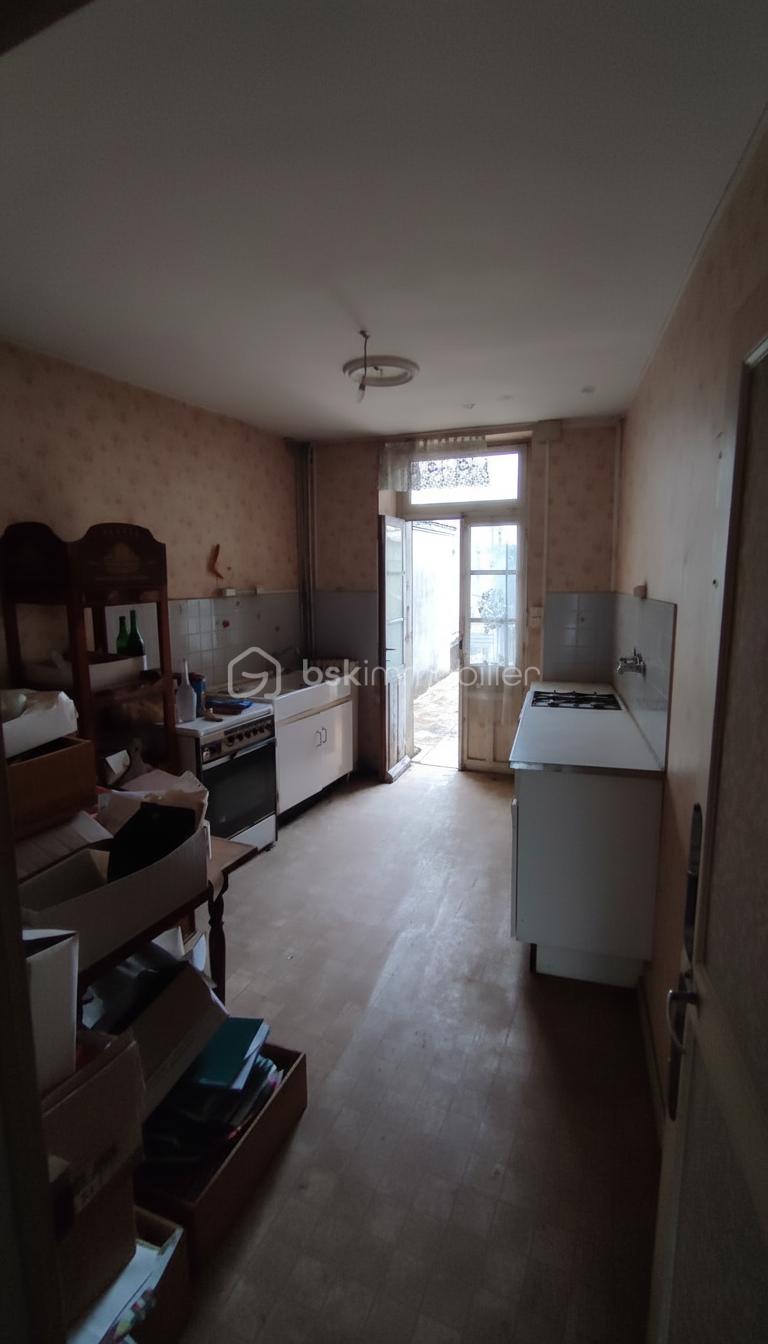 Immeuble de 240 m² - generated_2026-01-16T17_02_27.830.jpg