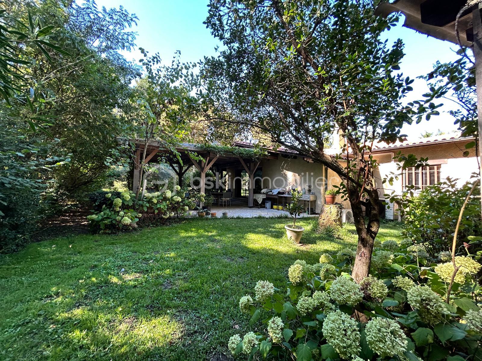 Maison contemporaine de 208 m² - CH9.jpg