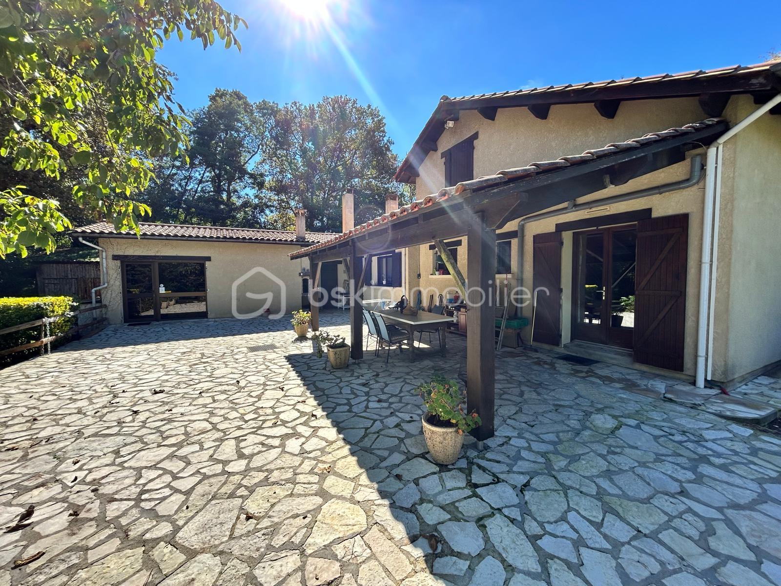 Maison contemporaine de 208 m² - CH12.jpg
