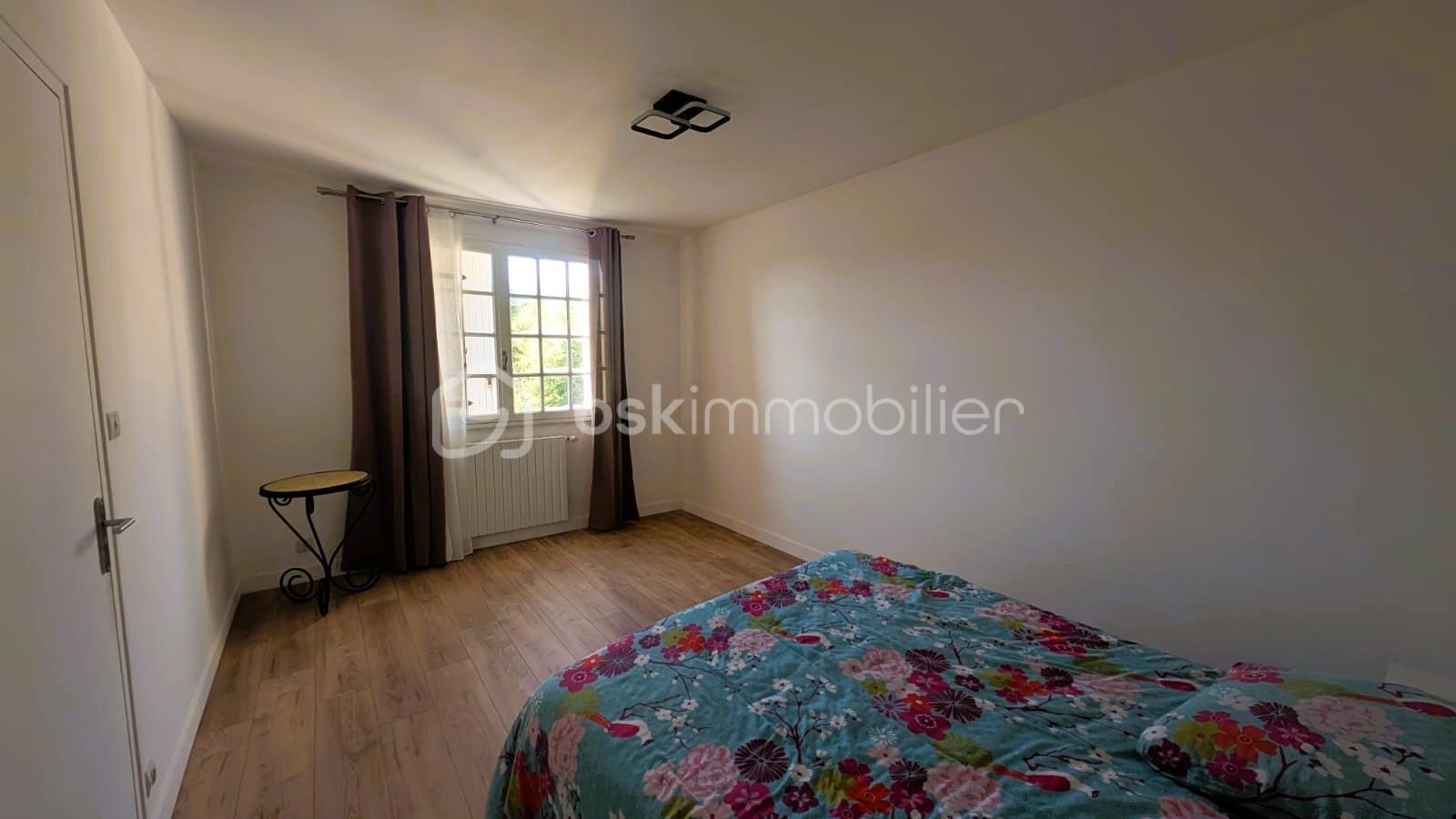 Maison en pierre de 197 m² - 16B.jpg