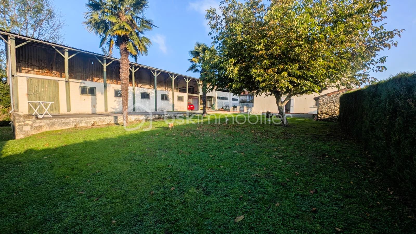 Maison en pierre de 197 m² Maison en pierre de 197 m²